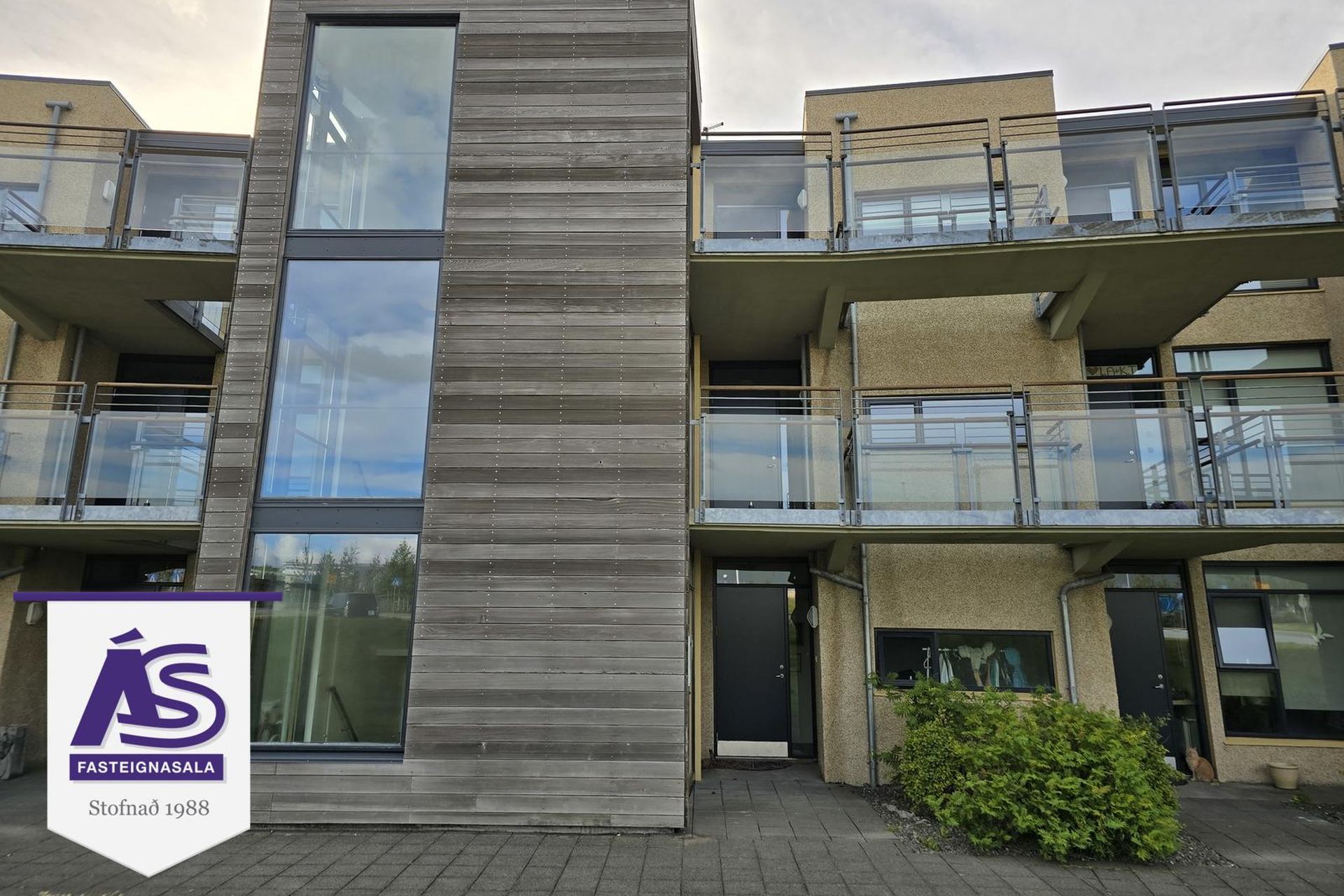 Erluás 2, 221 Hafnarfjörður