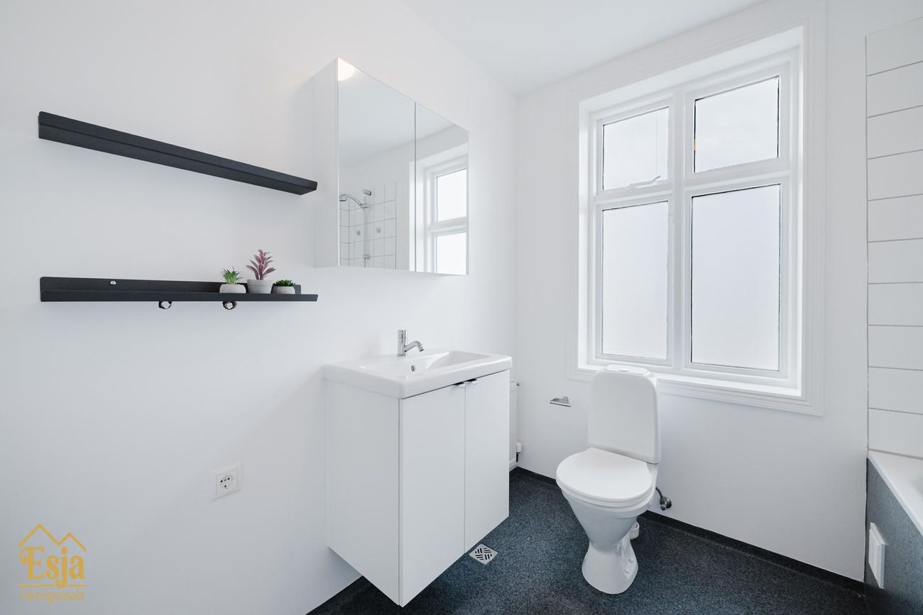 Hverfisgata 83, 101 Reykjavík