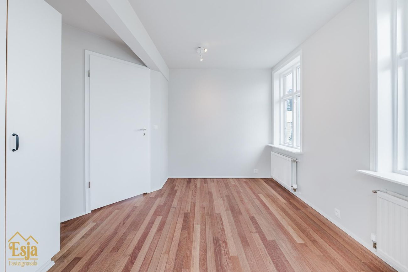 Hverfisgata 83, 101 Reykjavík