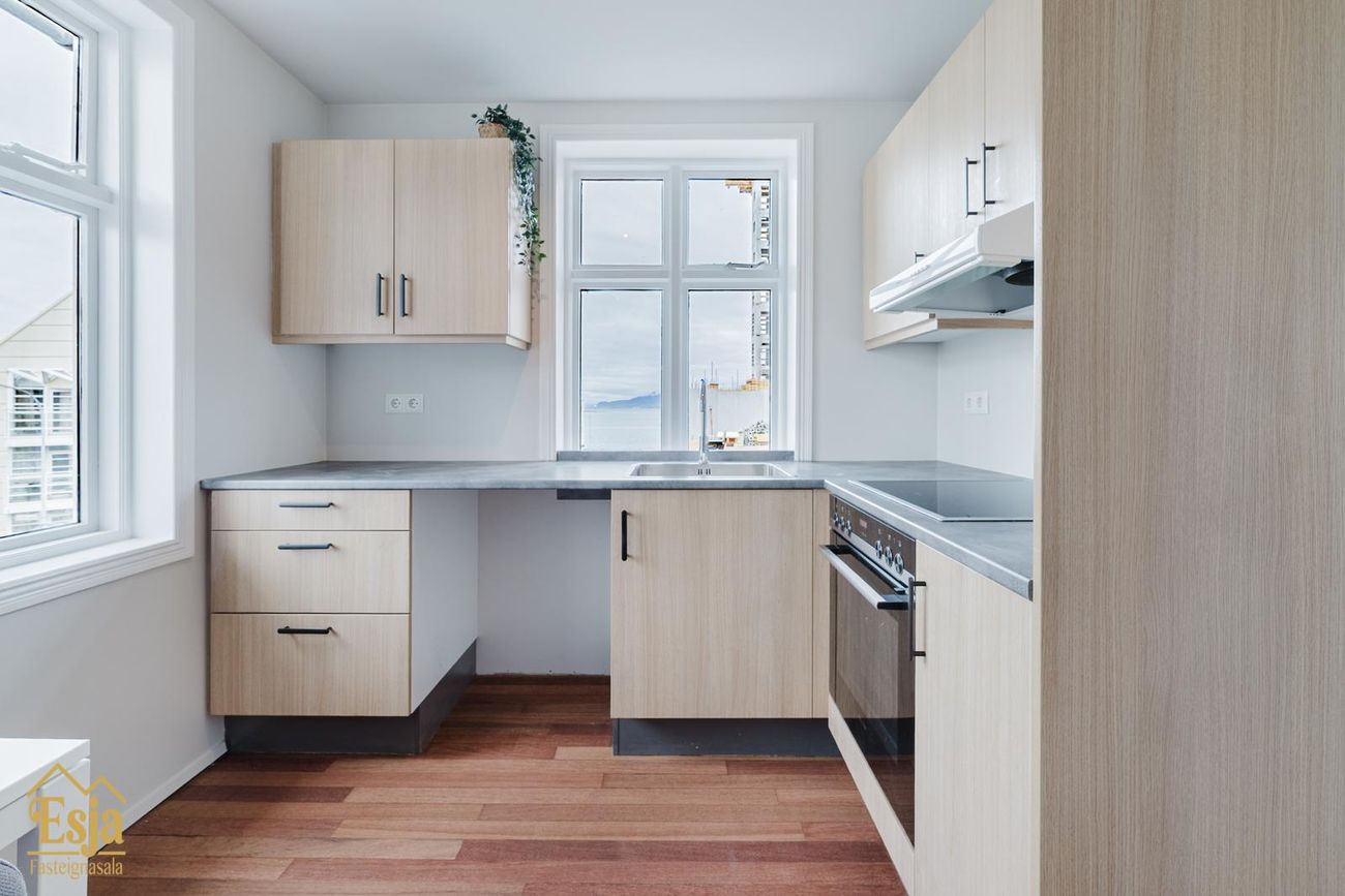Hverfisgata 83, 101 Reykjavík