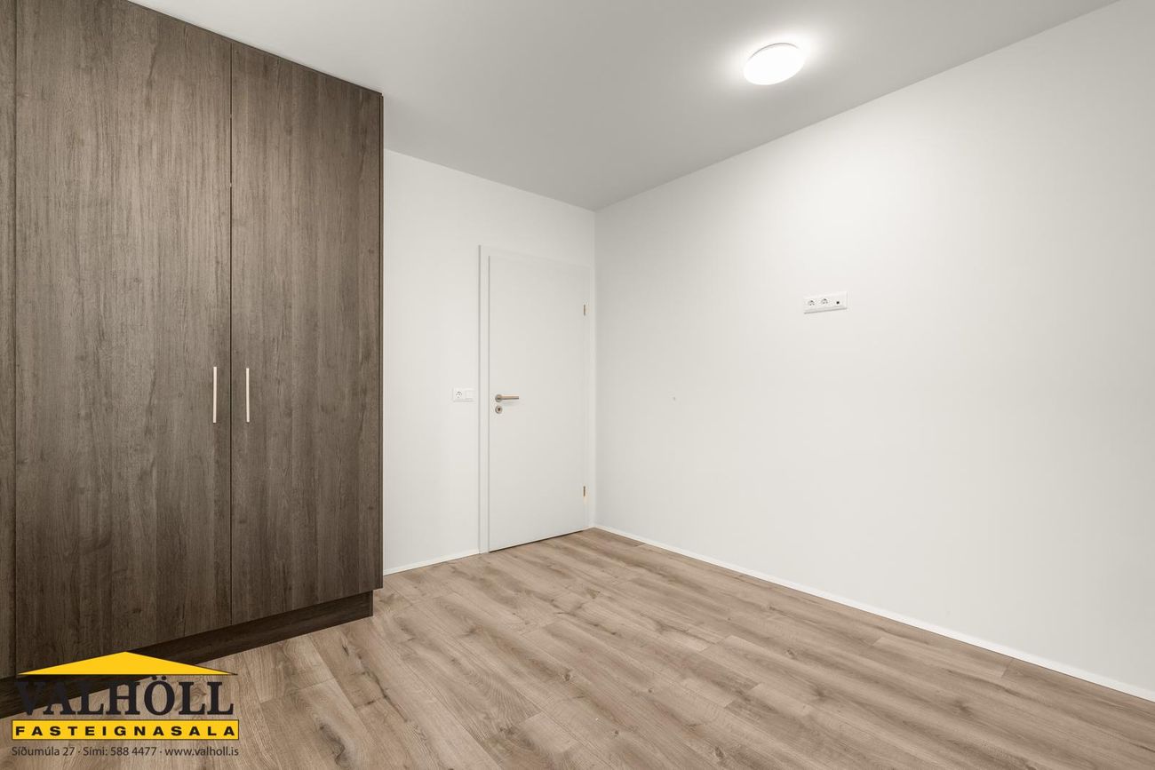 Hringhamar 7, 221 Hafnarfjörður