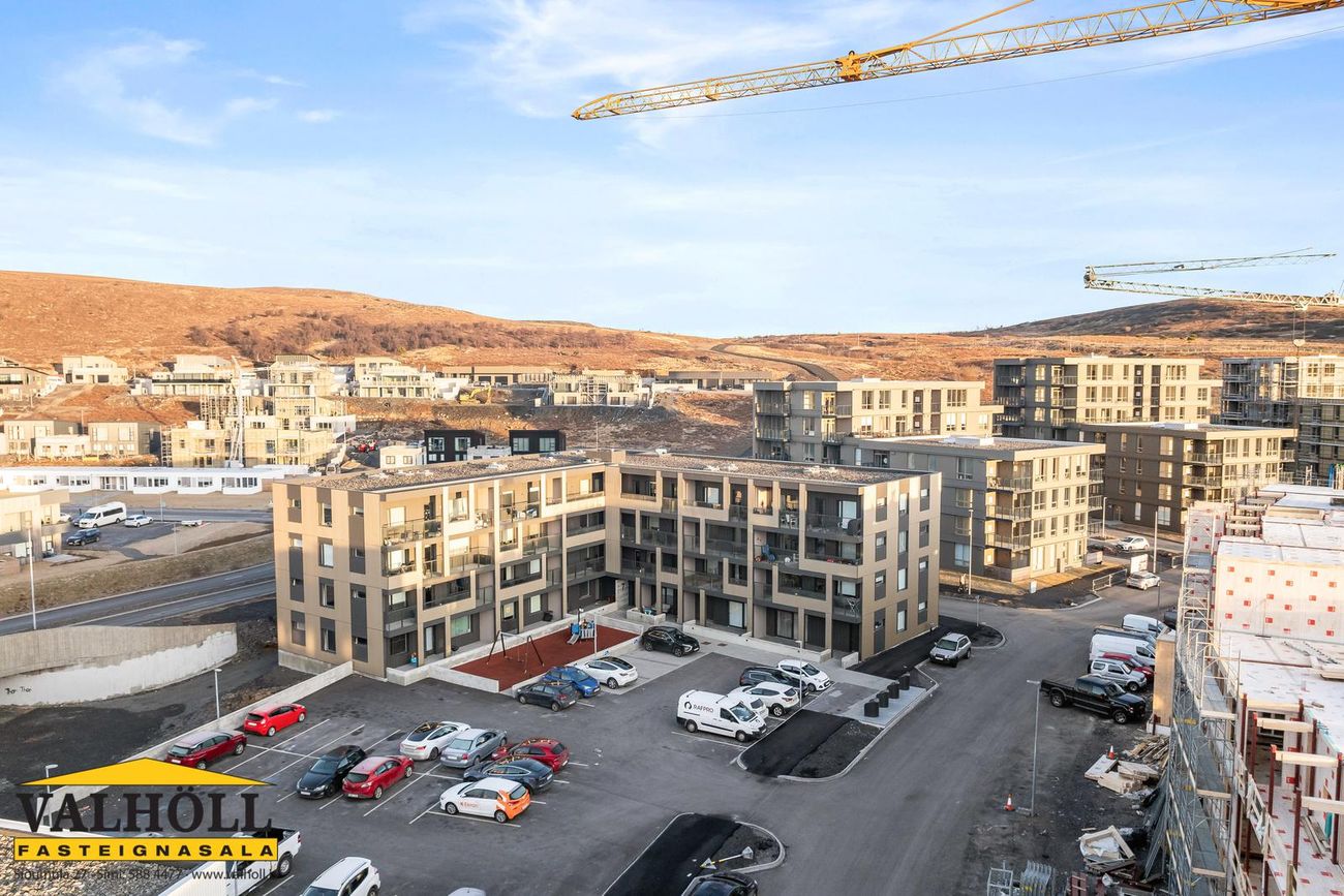 Hringhamar 7, 221 Hafnarfjörður