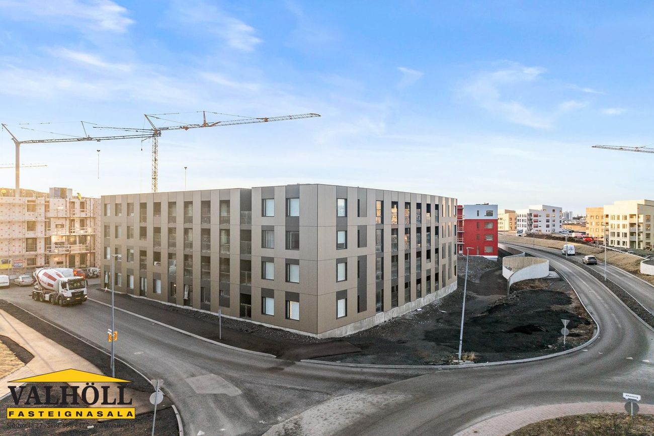 Hringhamar 7, 221 Hafnarfjörður