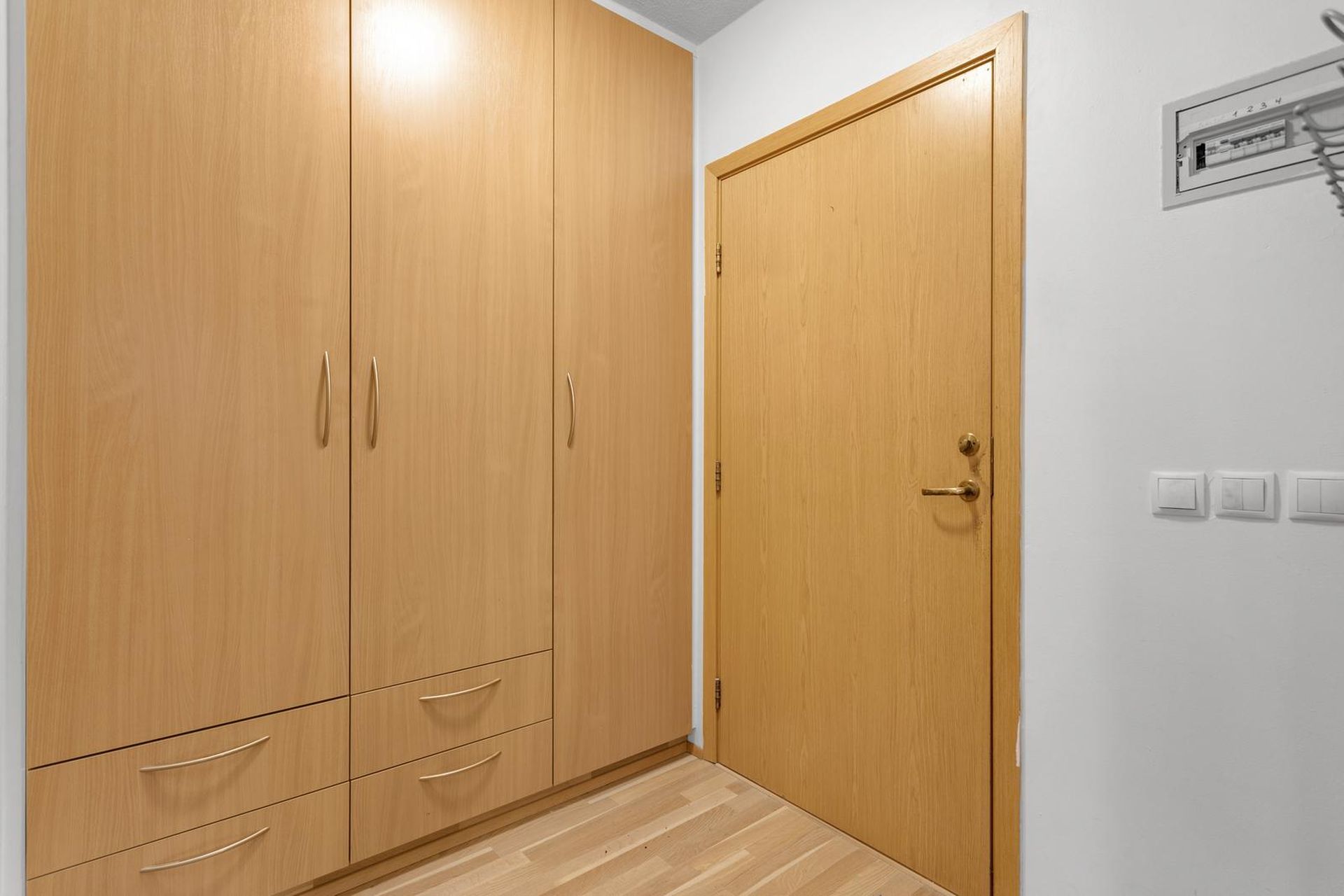 Vallarás 3, 110 Reykjavík