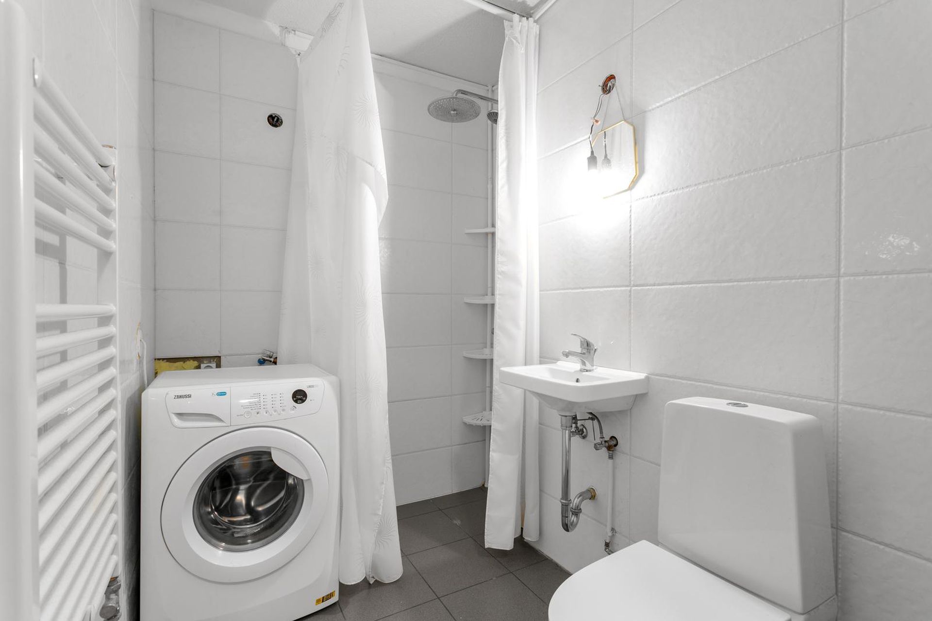 Vallarás 3, 110 Reykjavík