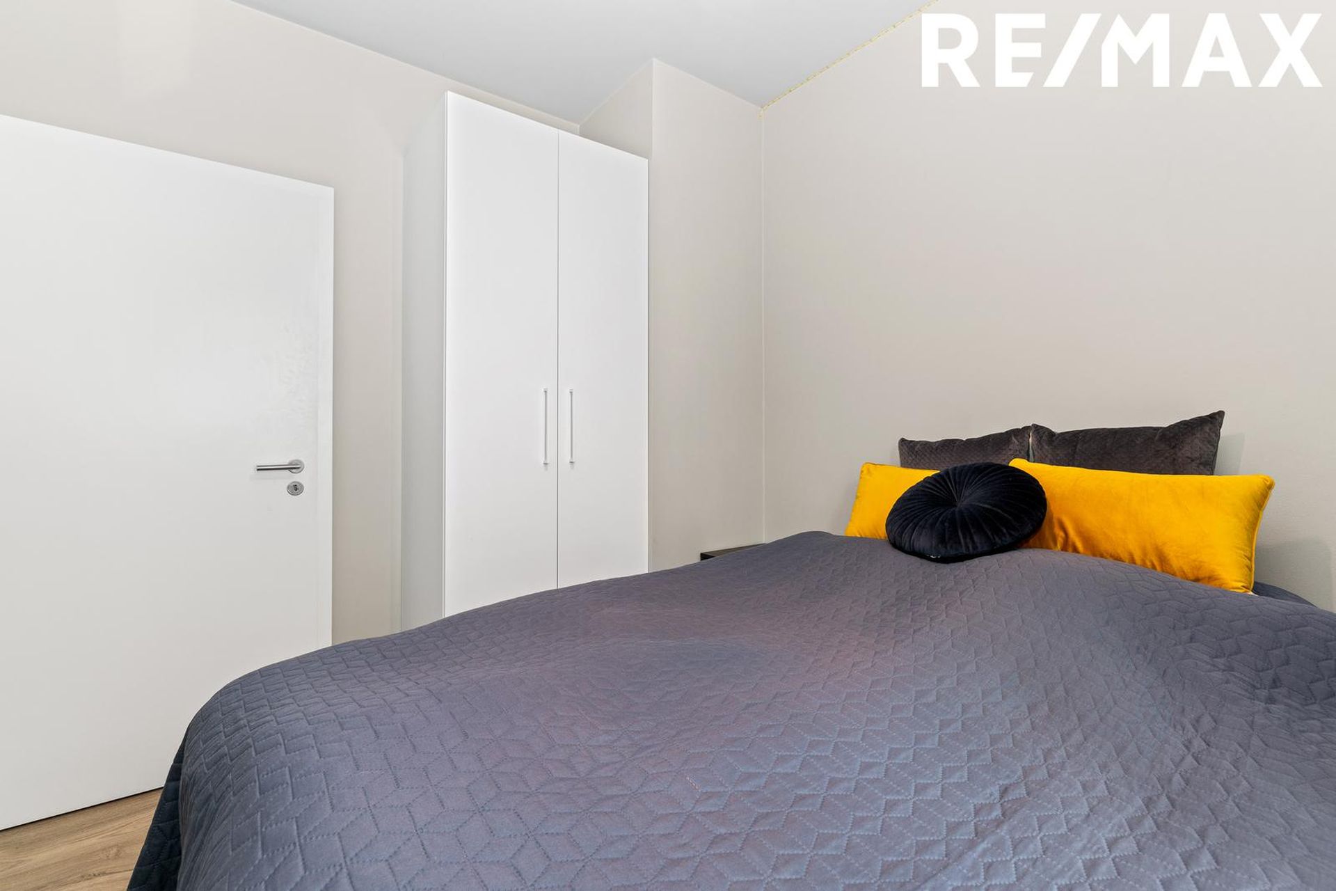 Laugavegur 145 - 0101, 105 Reykjavík