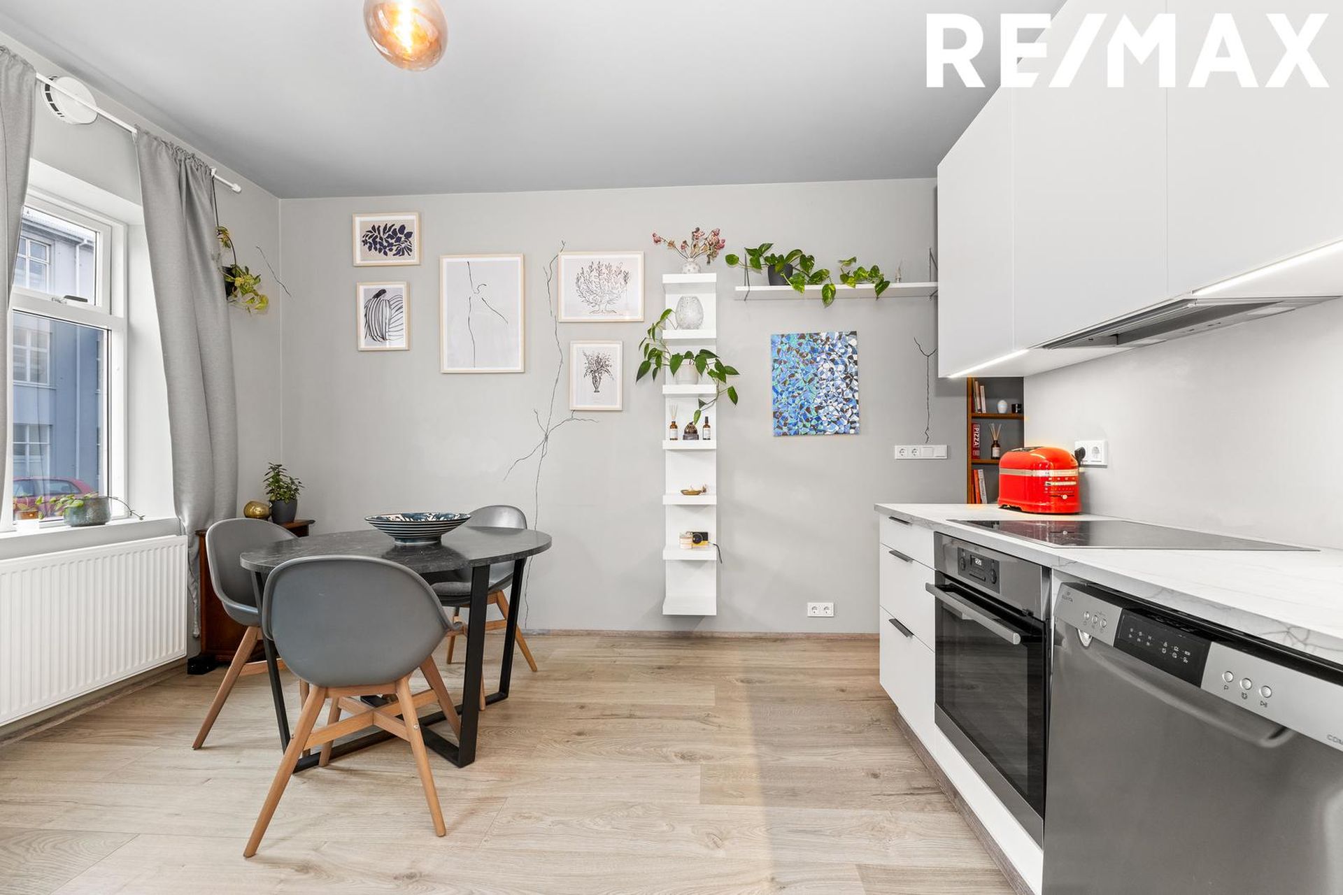 Laugavegur 145 - 0101, 105 Reykjavík