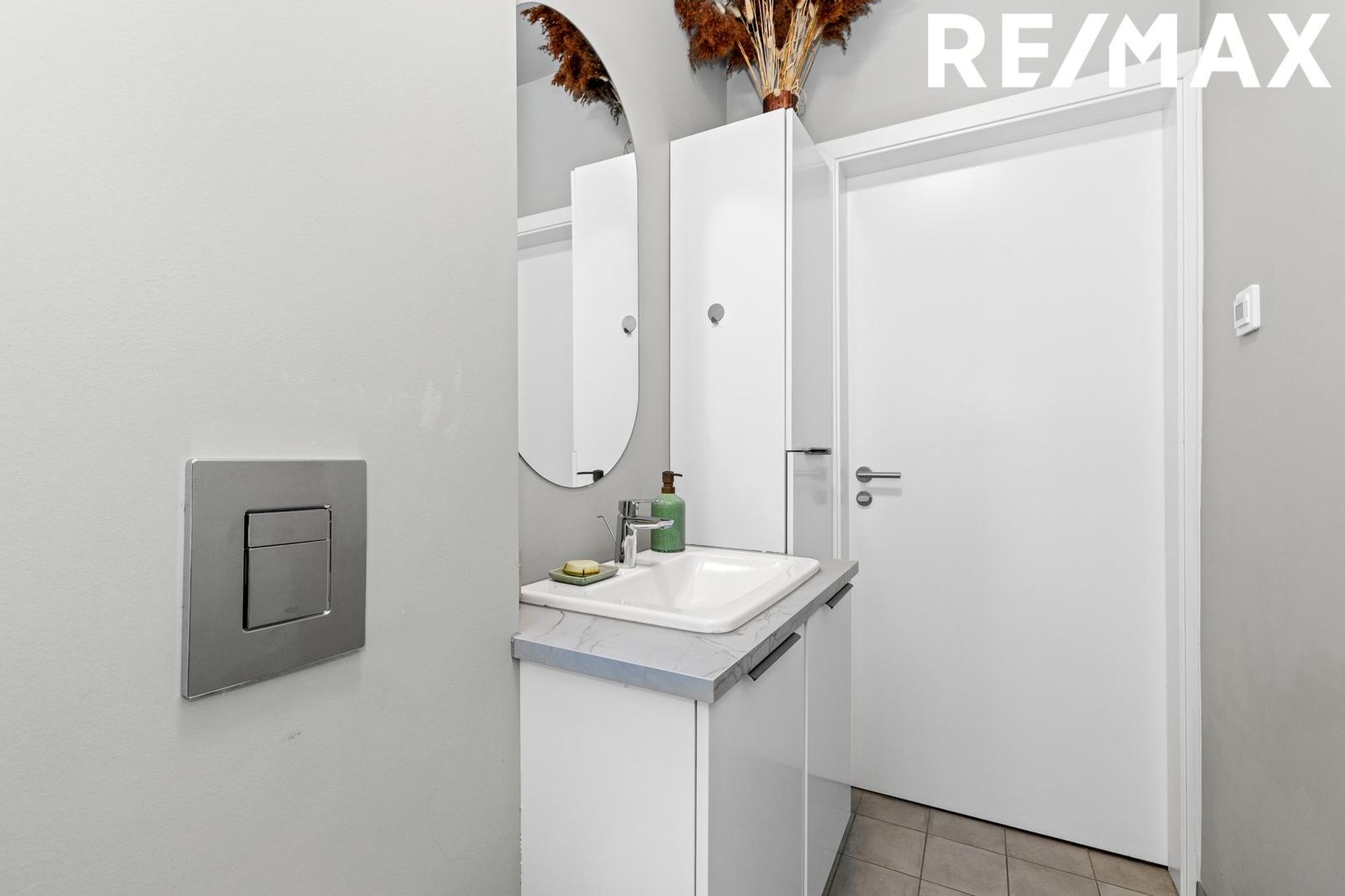 Laugavegur 145 - 0101, 105 Reykjavík