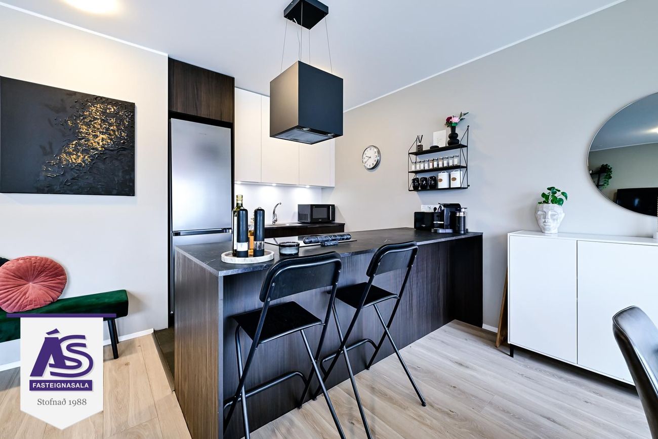 Hádegisskarð 2, 221 Hafnarfjörður