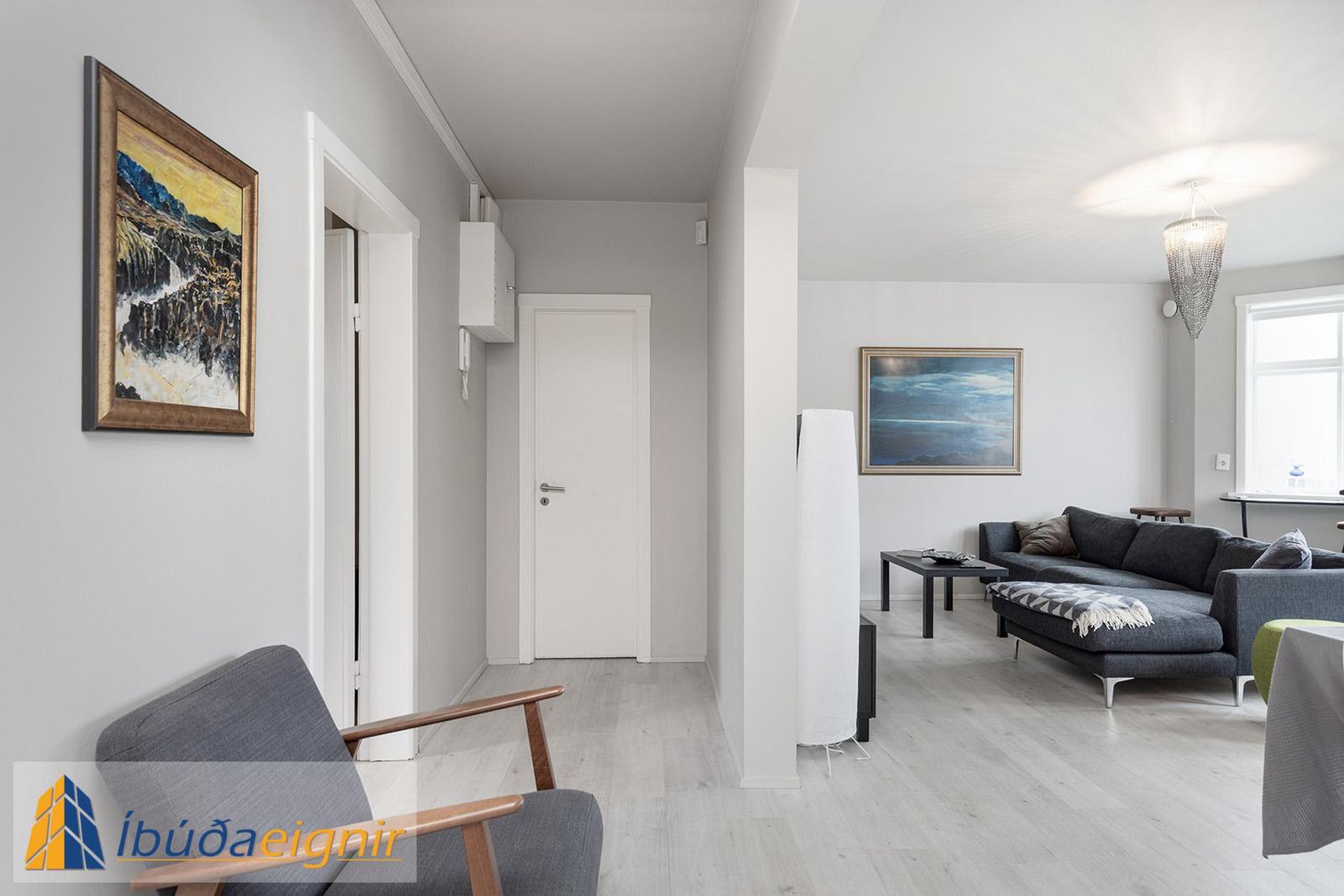 Laugavegur 82, 101 Reykjavík