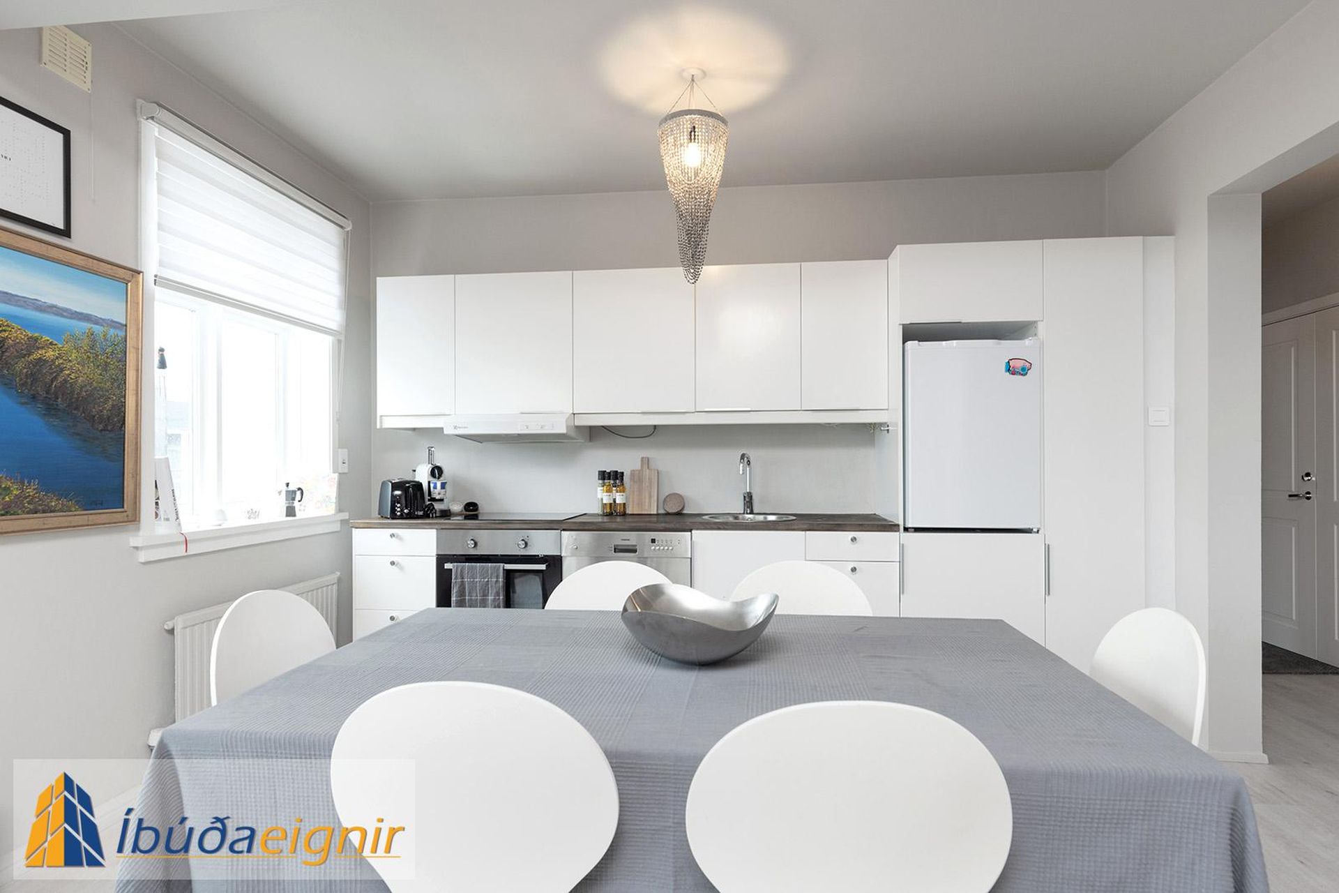 Laugavegur 82, 101 Reykjavík