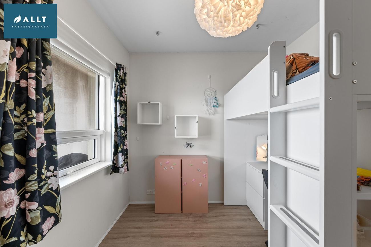 Bjarkardalur 2 - 0205, 260 Reykjanesbær