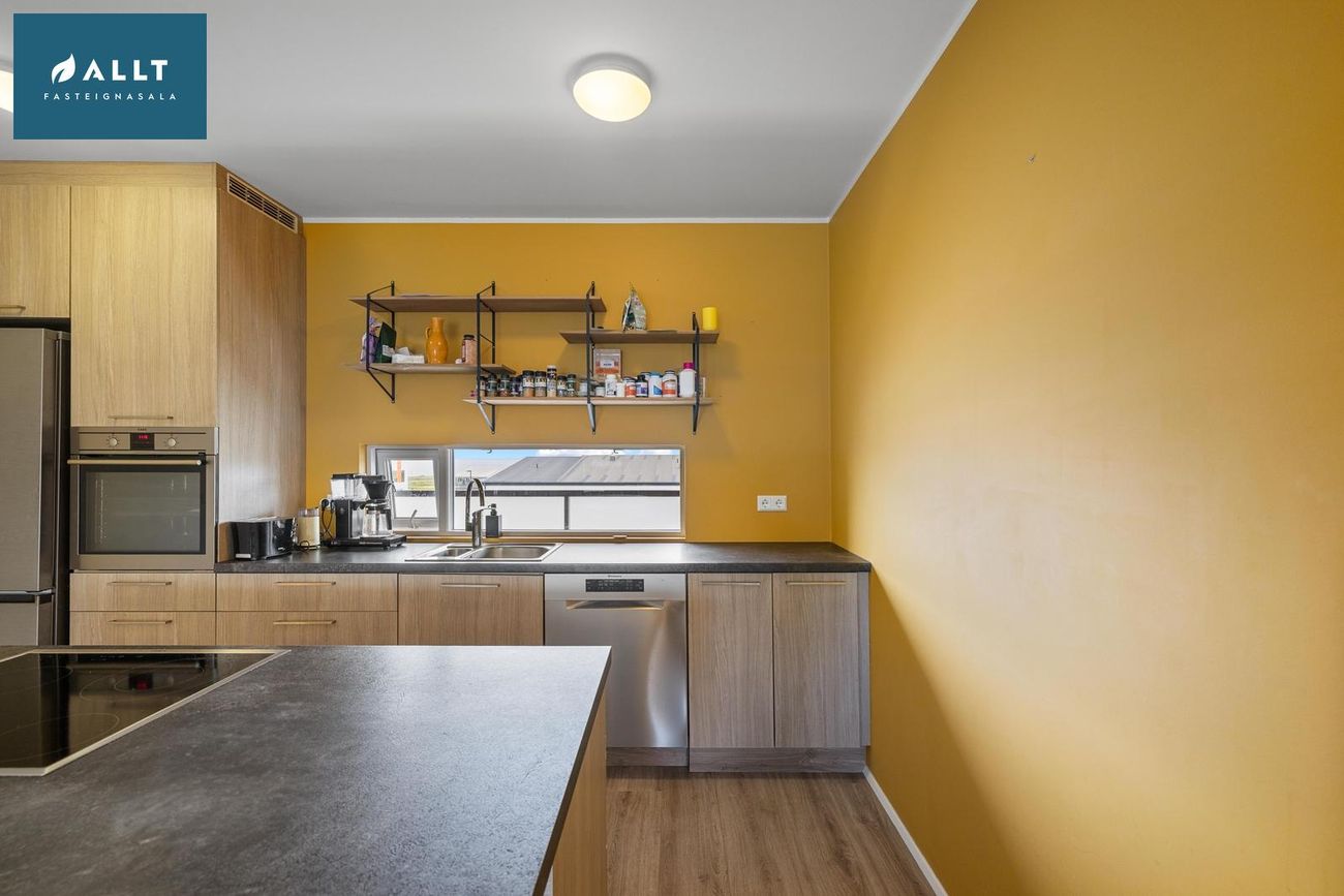 Bjarkardalur 2 - 0205, 260 Reykjanesbær