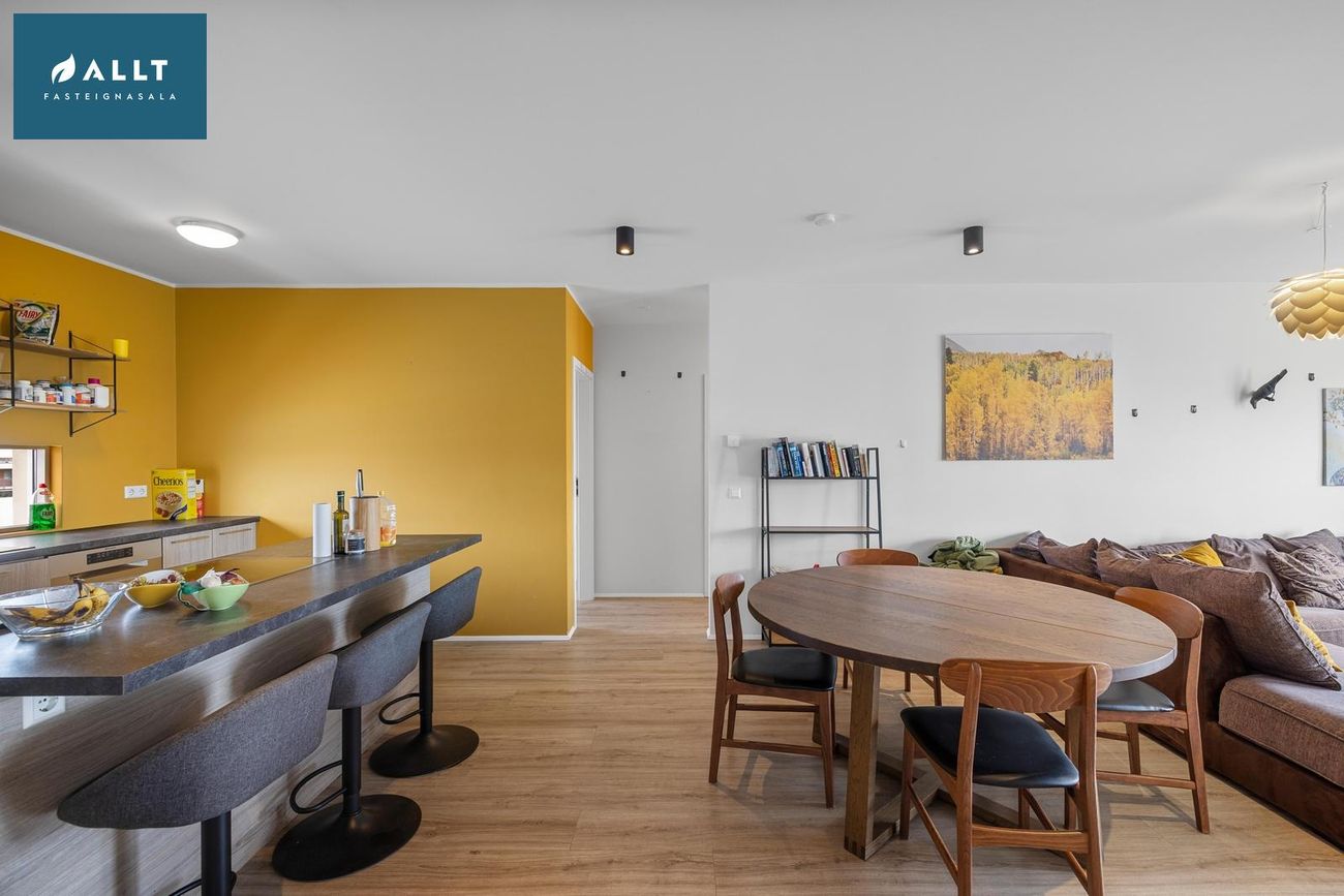 Bjarkardalur 2 - 0205, 260 Reykjanesbær