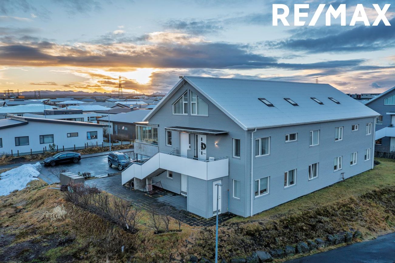 Glitvellir 3 - 0102, 221 Hafnarfjörður