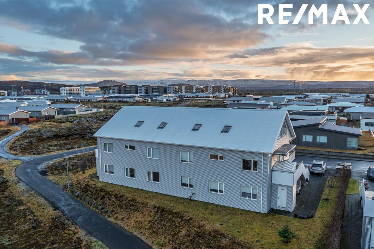 Glitvellir 3 - 0102, 221 Hafnarfjörður