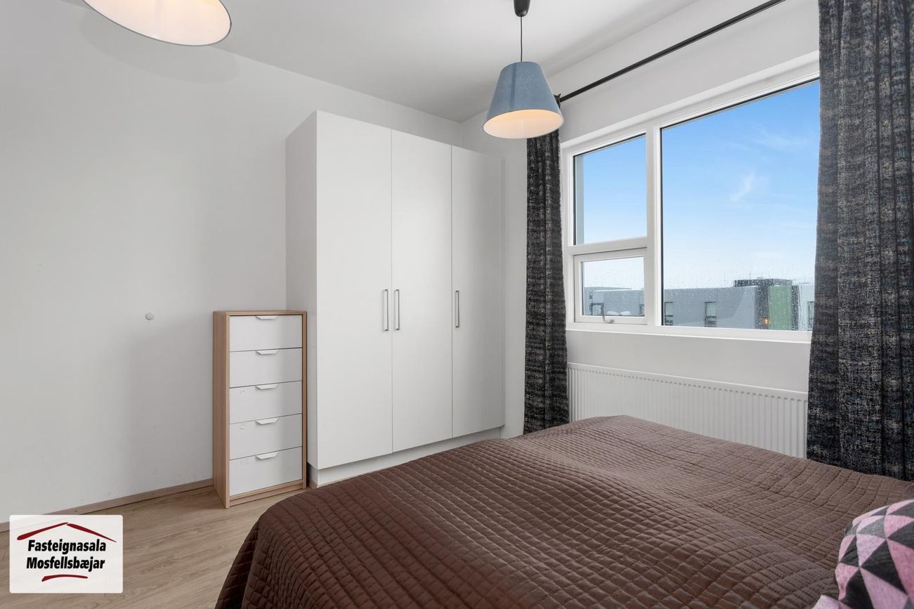 Vefarastræti 11, 270 Mosfellsbær