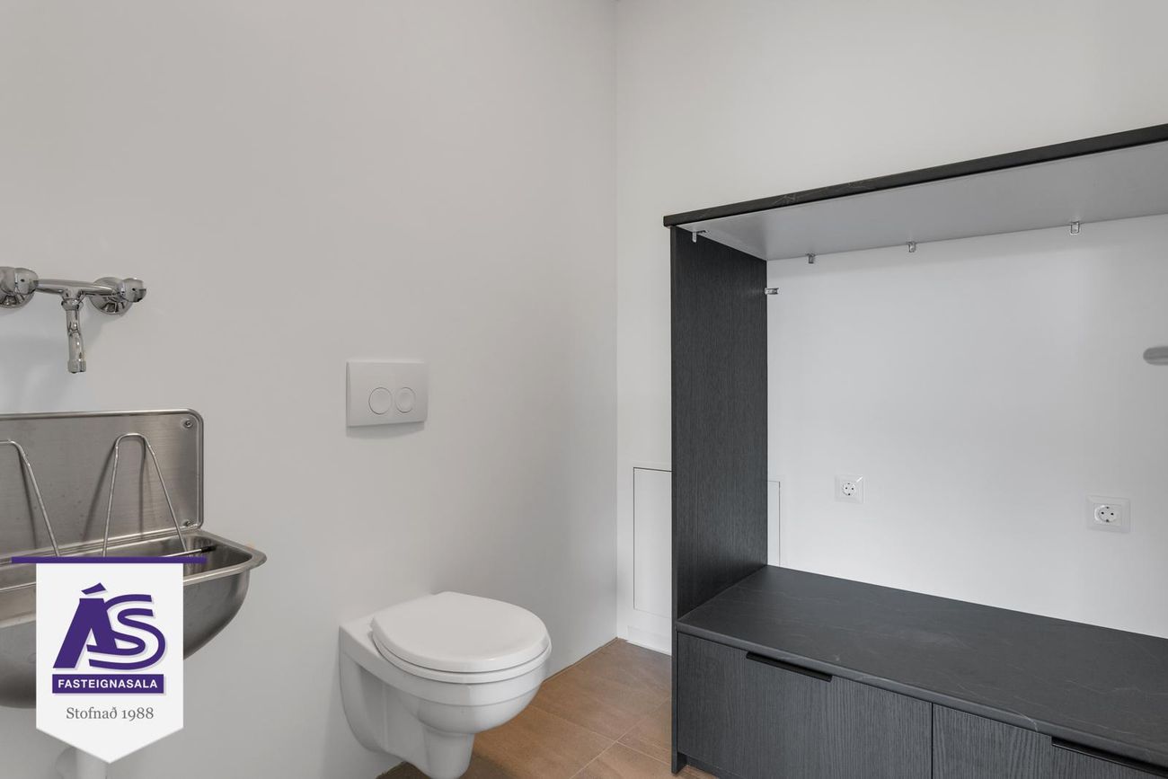 Hringhamar 25, 221 Hafnarfjörður