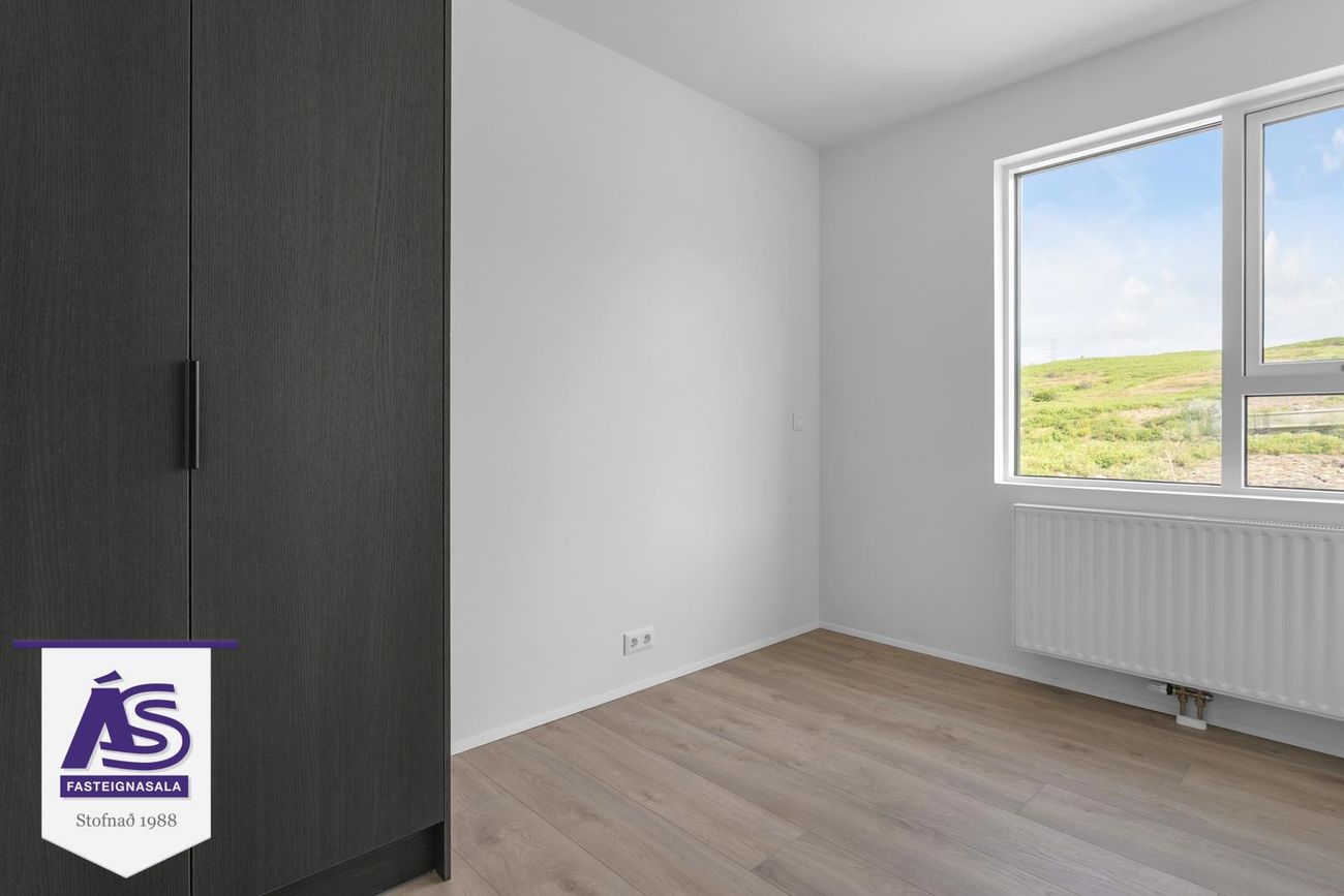 Hringhamar 25, 221 Hafnarfjörður
