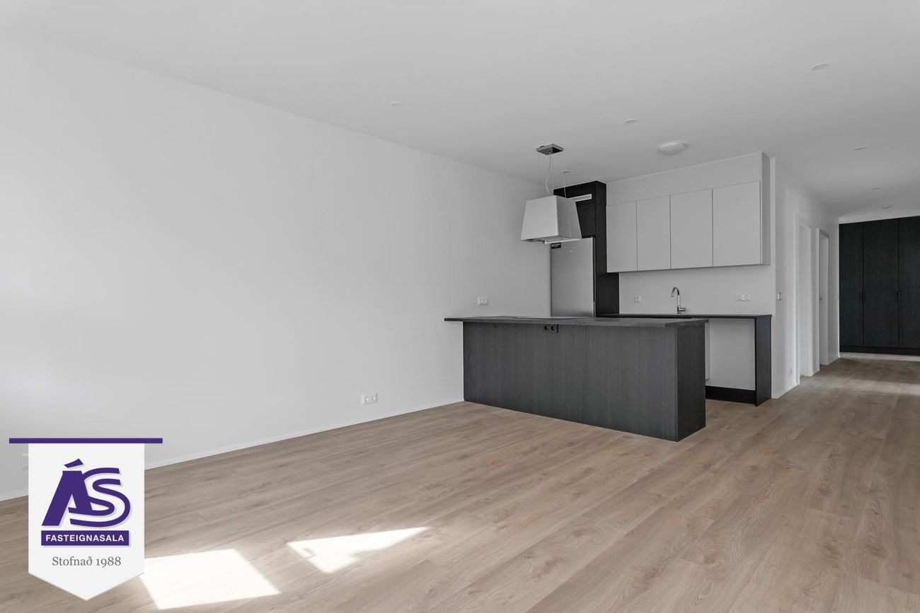 Hringhamar 25, 221 Hafnarfjörður