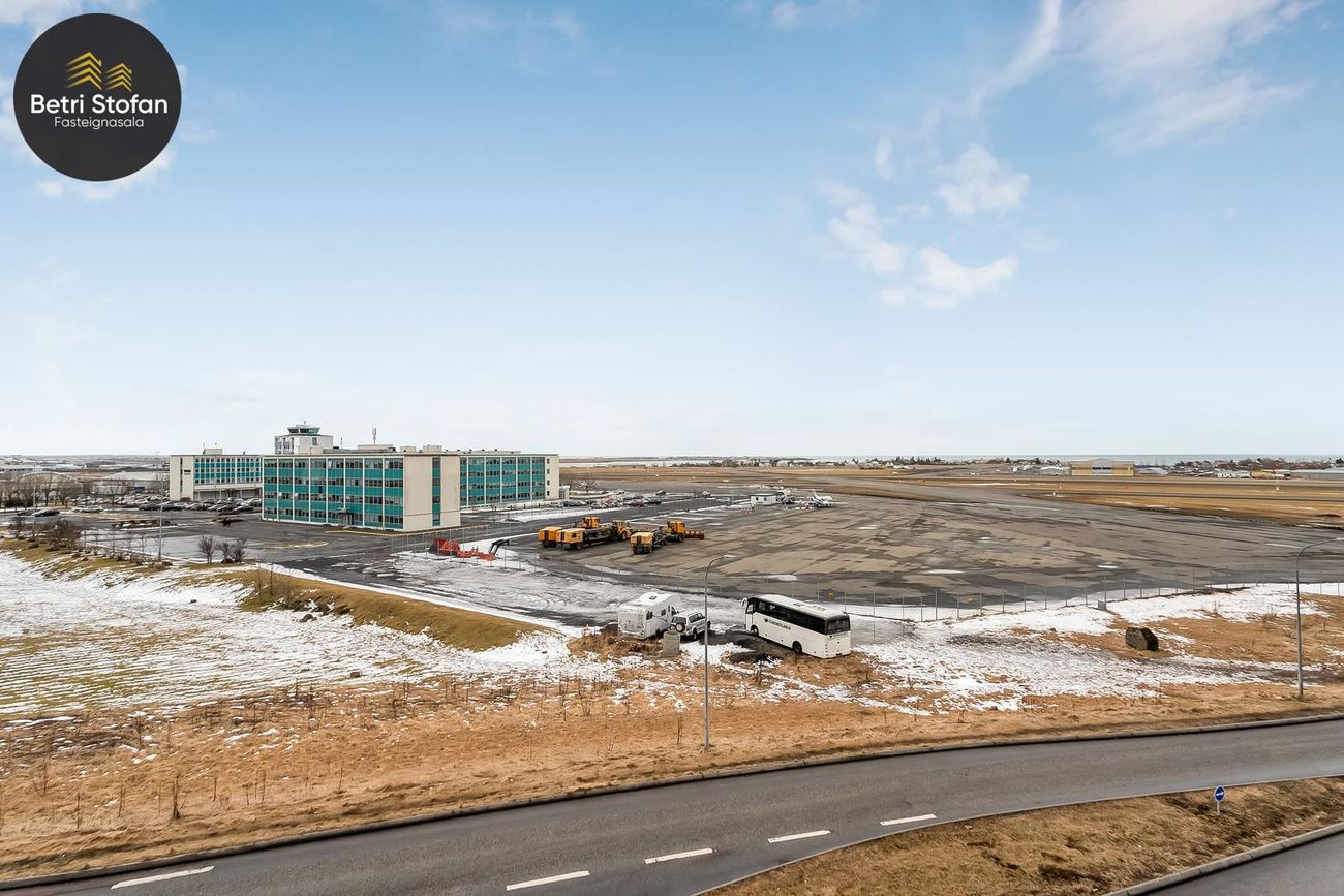 Fálkahlíð 5, 102 Reykjavík