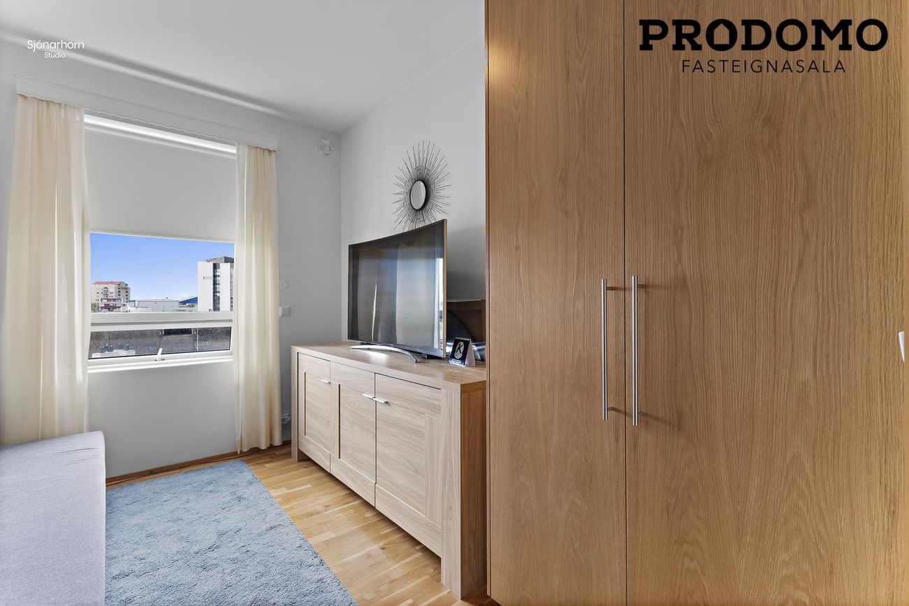 Pósthússtræti 1, 230 Reykjanesbær