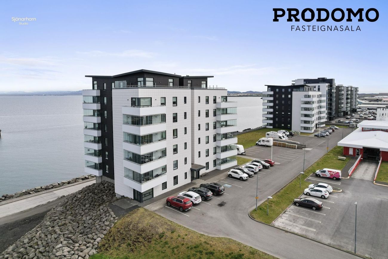 Pósthússtræti 1, 230 Reykjanesbær