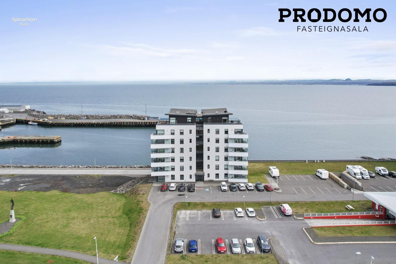 Pósthússtræti 1, 230 Reykjanesbær