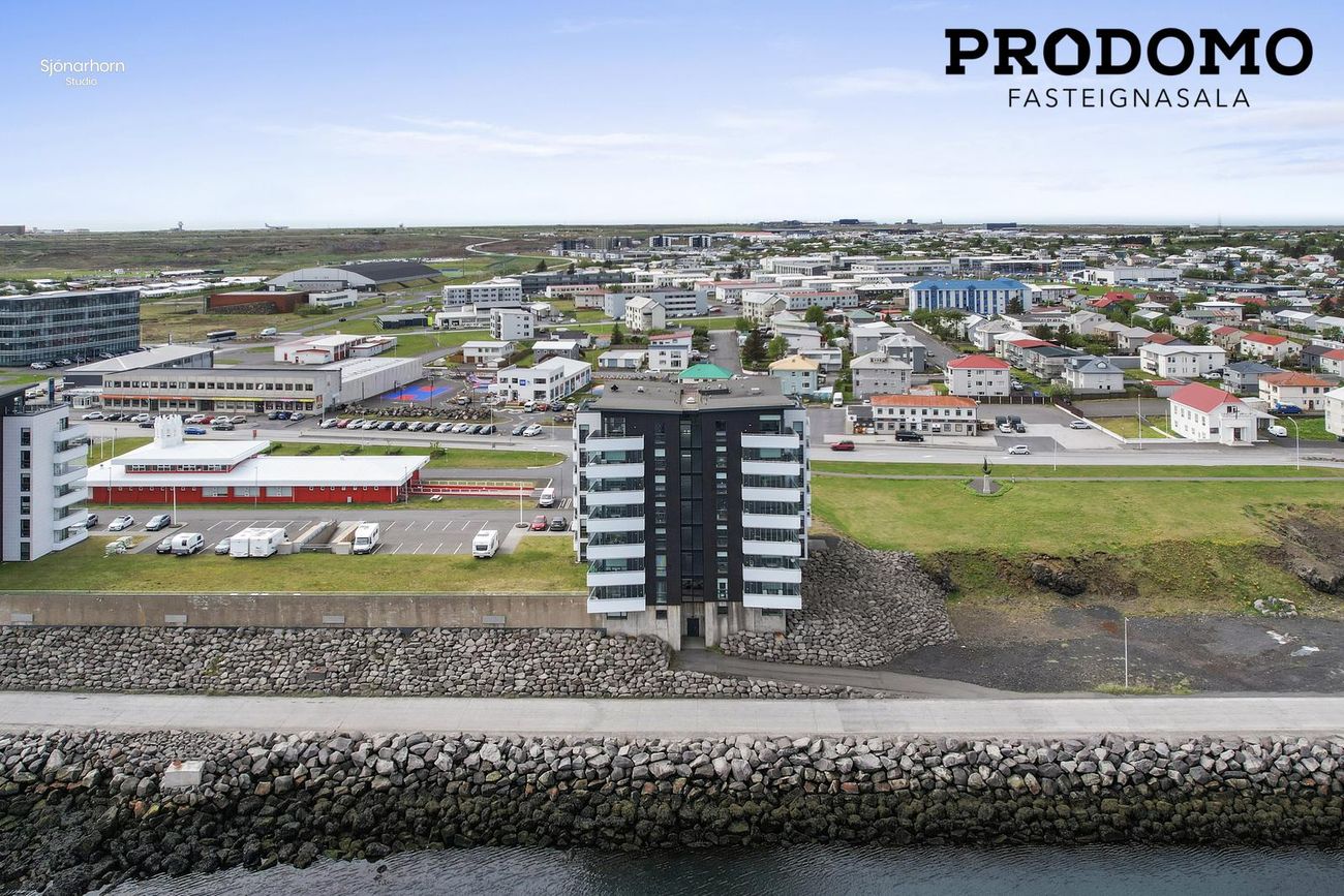 Pósthússtræti 1, 230 Reykjanesbær