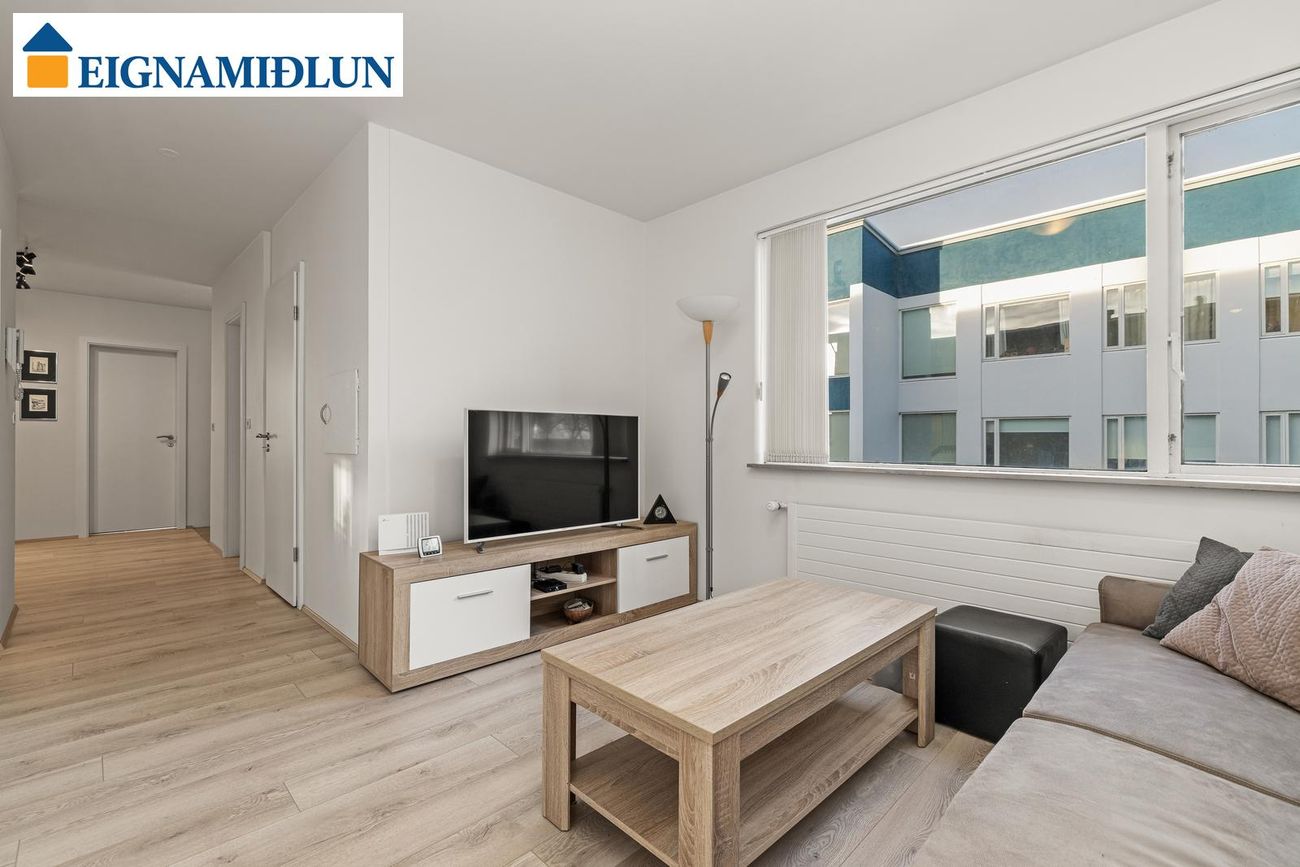 Hagamelur 48, 107 Reykjavík
