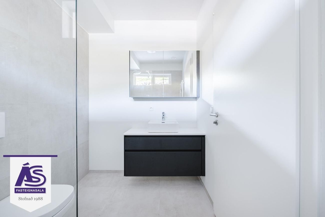 Baughamar 3 - 0305, 221 Hafnarfjörður