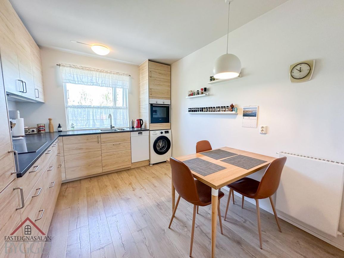 Skarðshlíð 10, 603 Akureyri