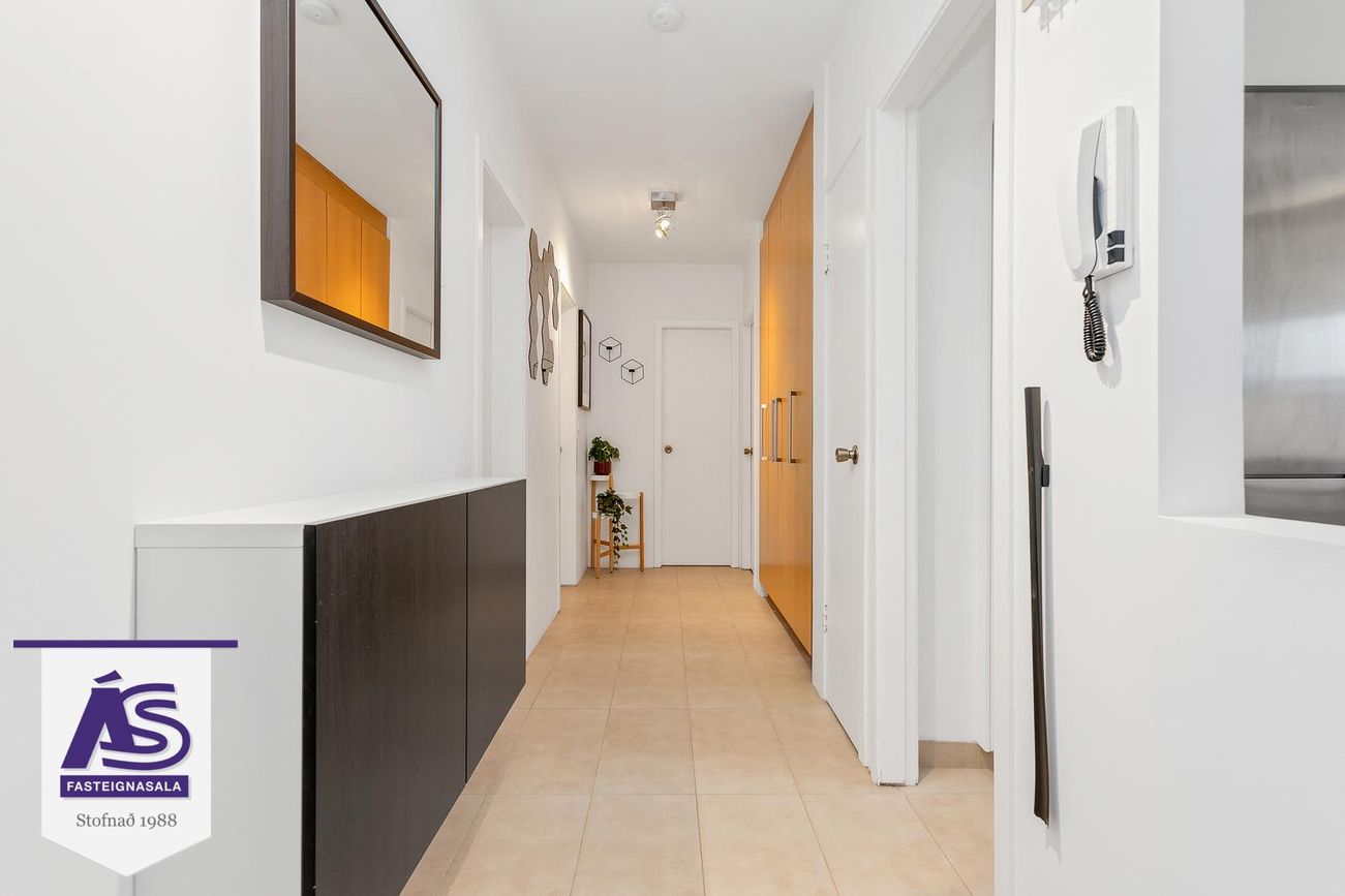 Suðurbraut 8 - 0202, 220 Hafnarfjörður