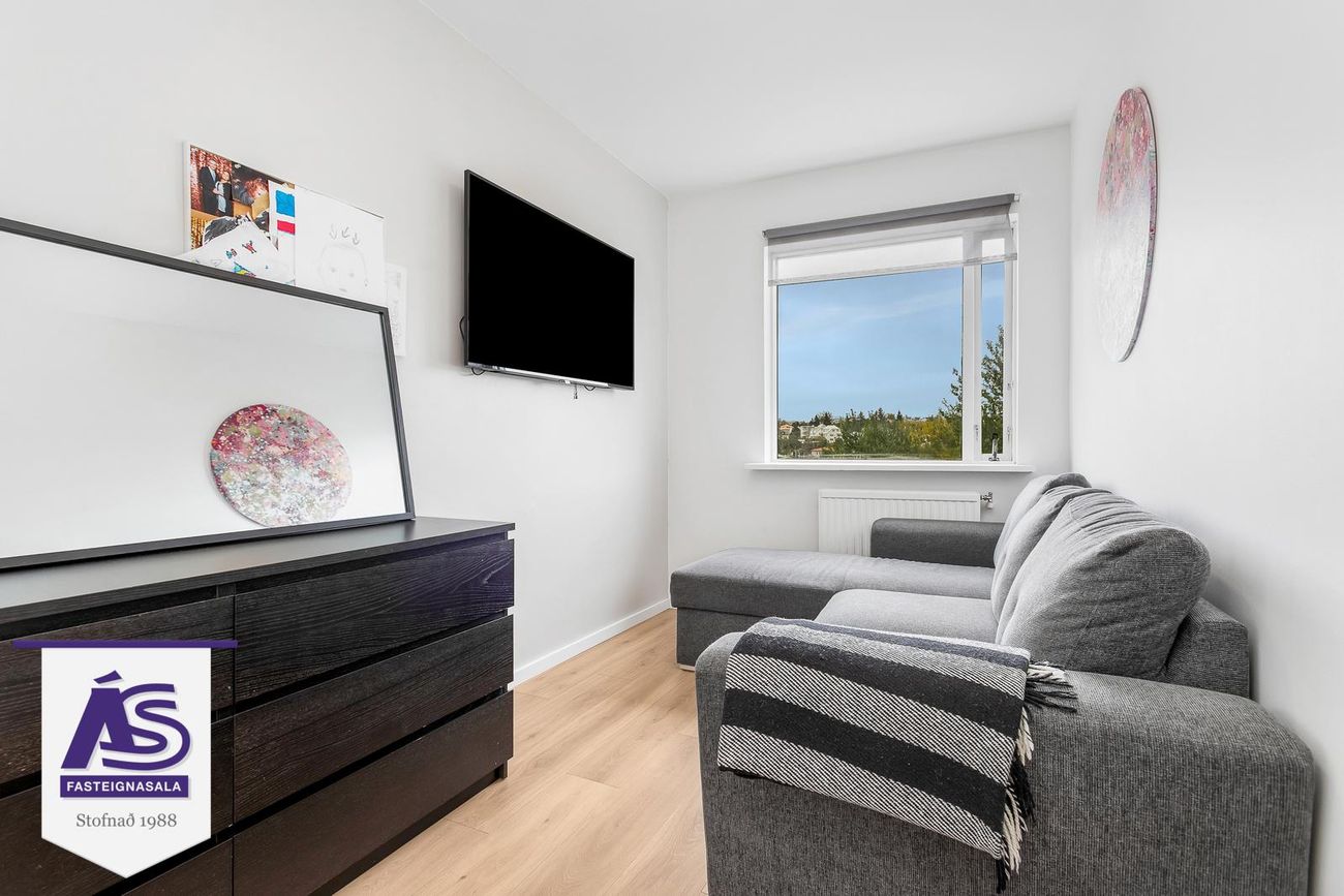 Suðurbraut 8 - 0202, 220 Hafnarfjörður