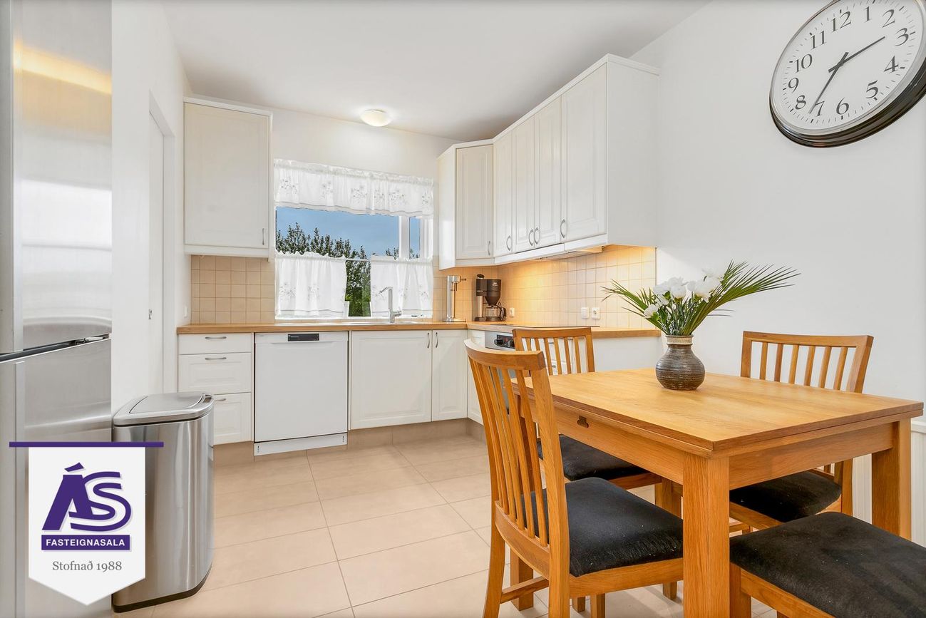 Suðurbraut 8 - 0202, 220 Hafnarfjörður