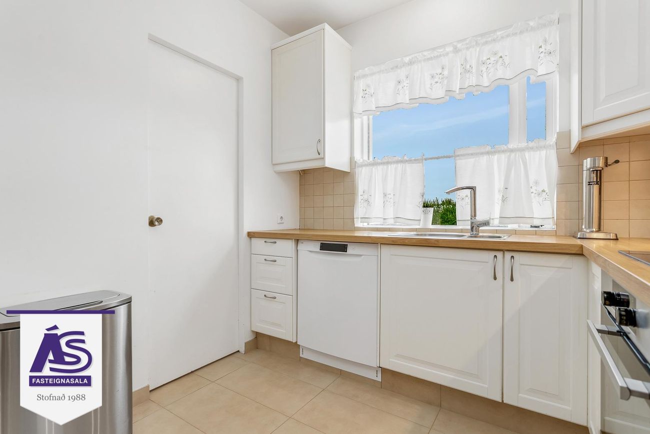 Suðurbraut 8 - 0202, 220 Hafnarfjörður