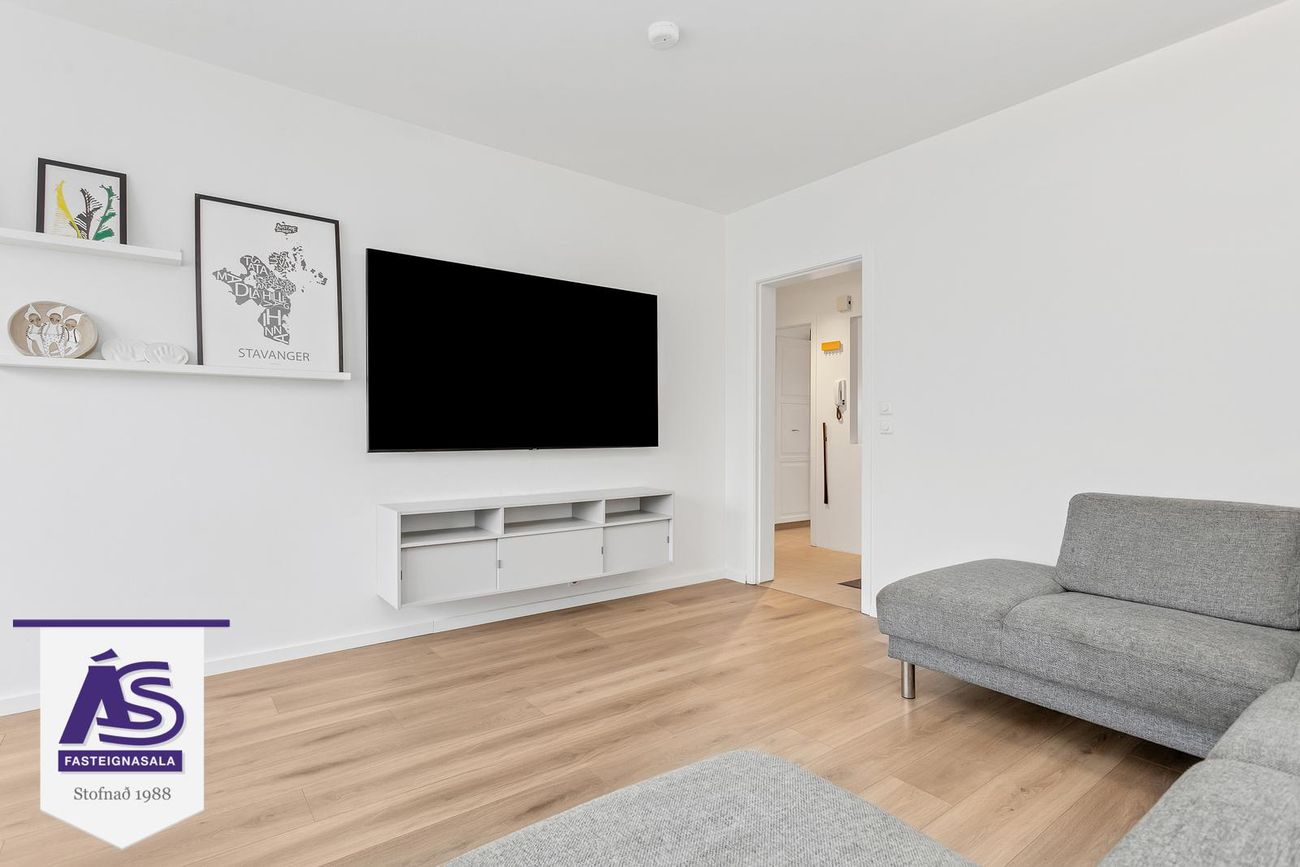 Suðurbraut 8 - 0202, 220 Hafnarfjörður