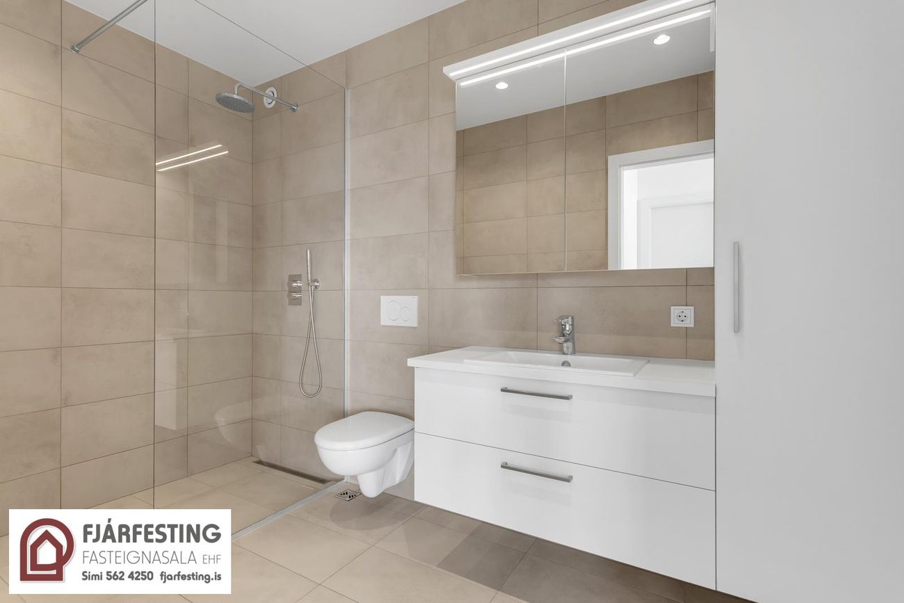 Naustavör 11, 200 Kópavogur