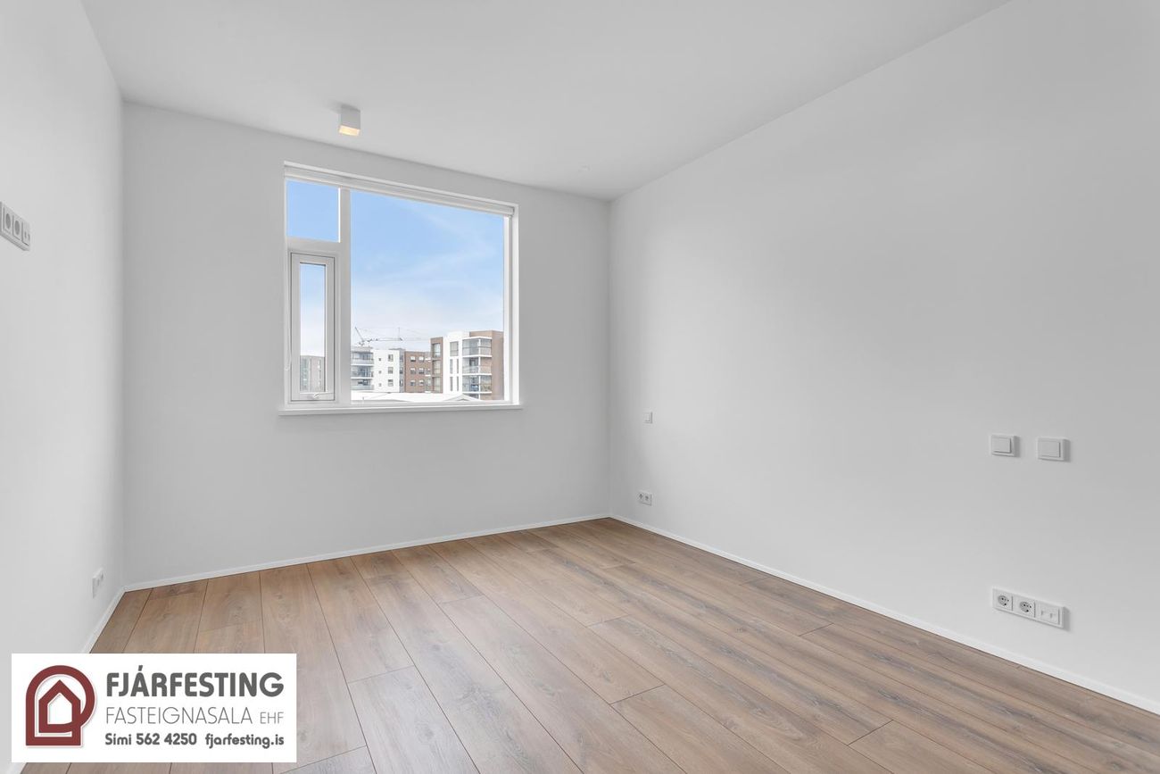 Naustavör 11, 200 Kópavogur