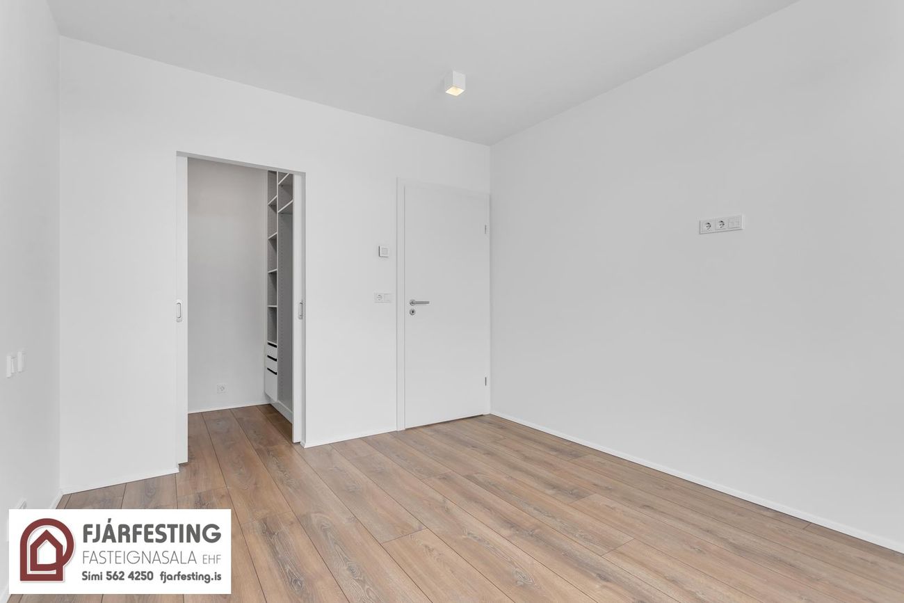 Naustavör 11, 200 Kópavogur