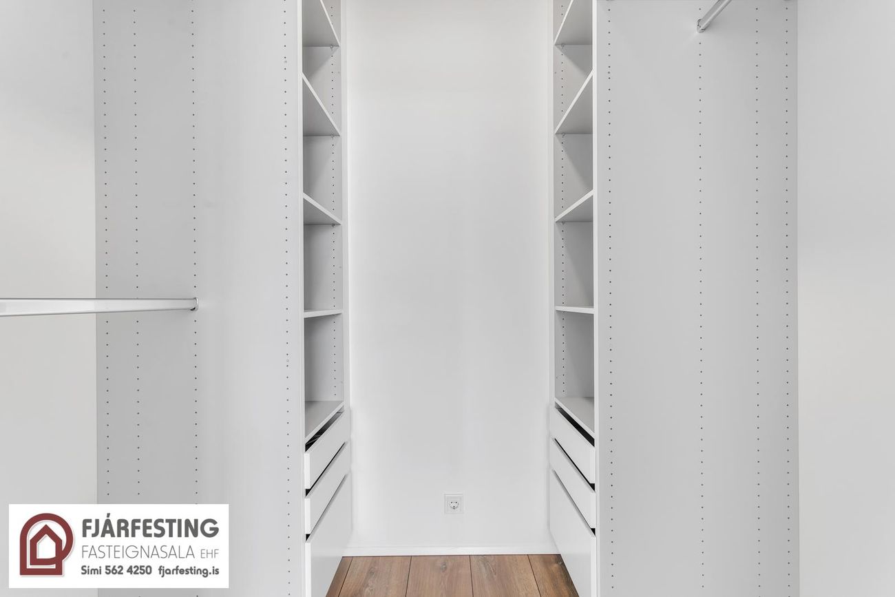 Naustavör 11, 200 Kópavogur