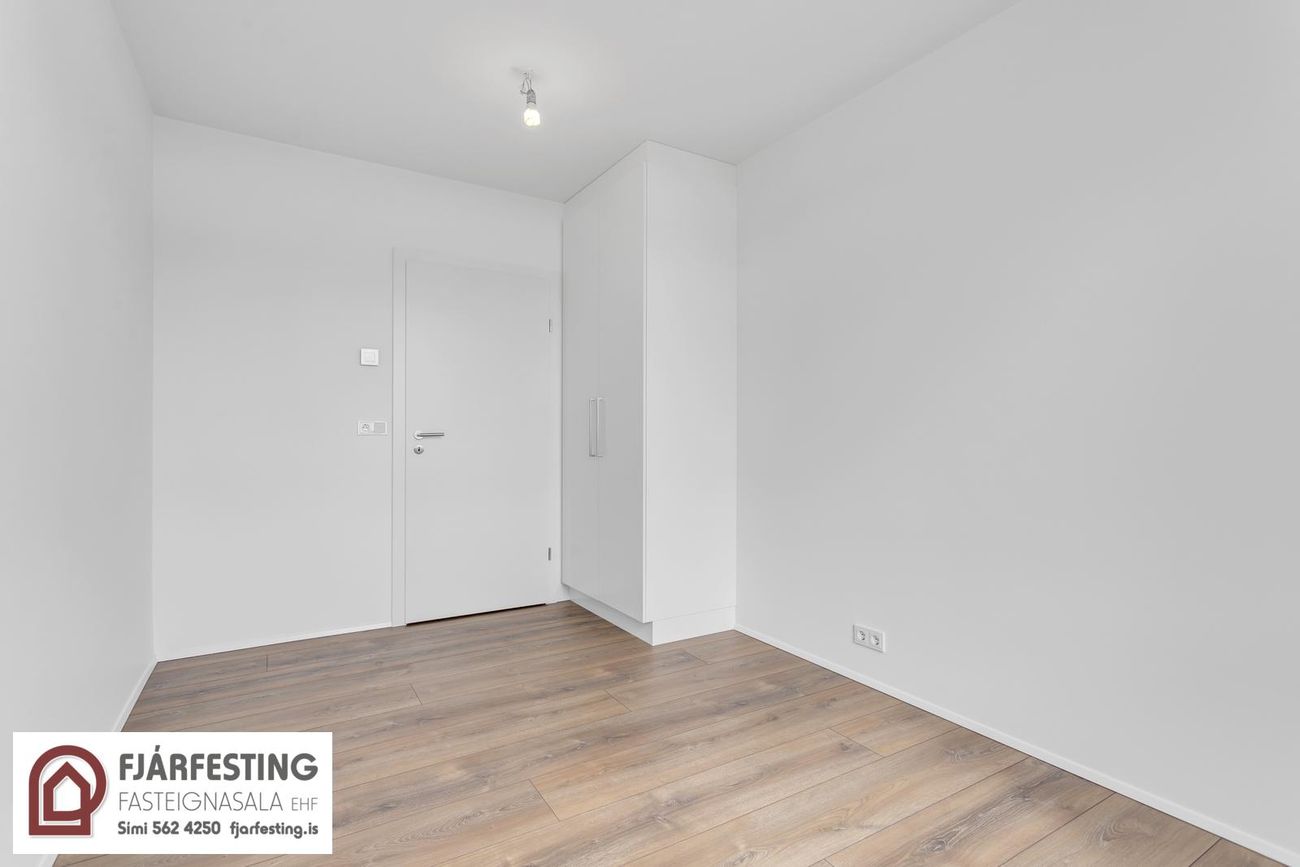 Naustavör 11, 200 Kópavogur