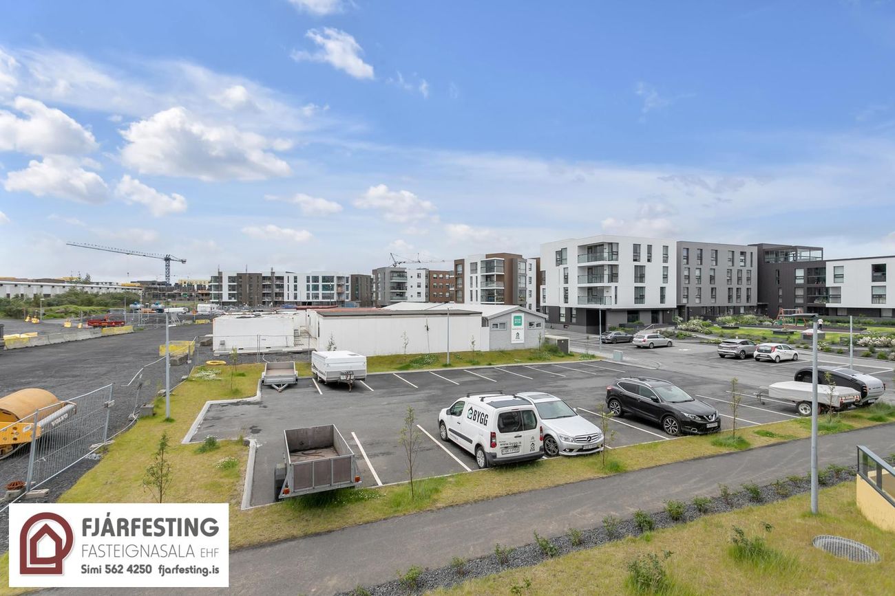 Naustavör 11, 200 Kópavogur