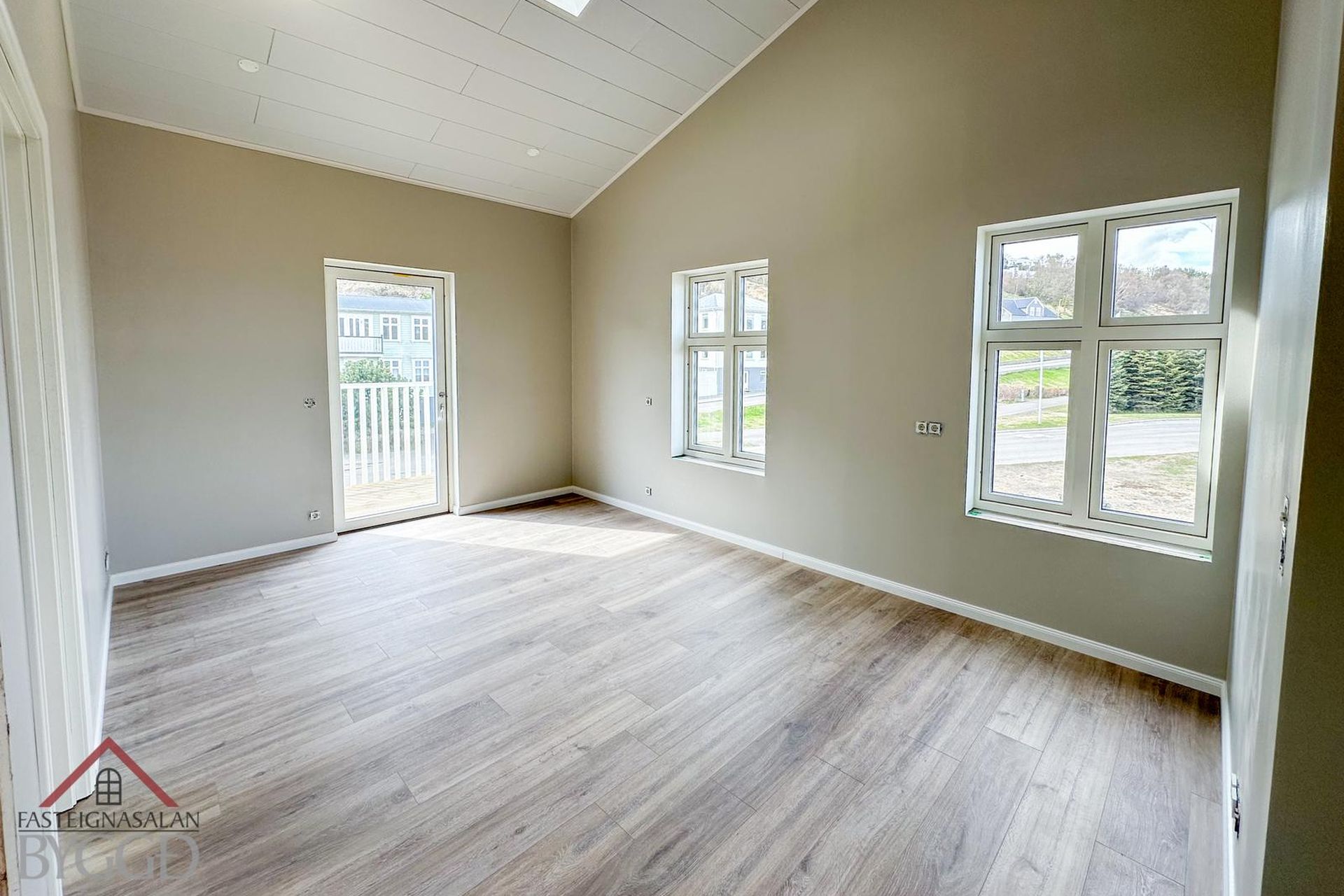 Hafnarstræti 34, 600 Akureyri