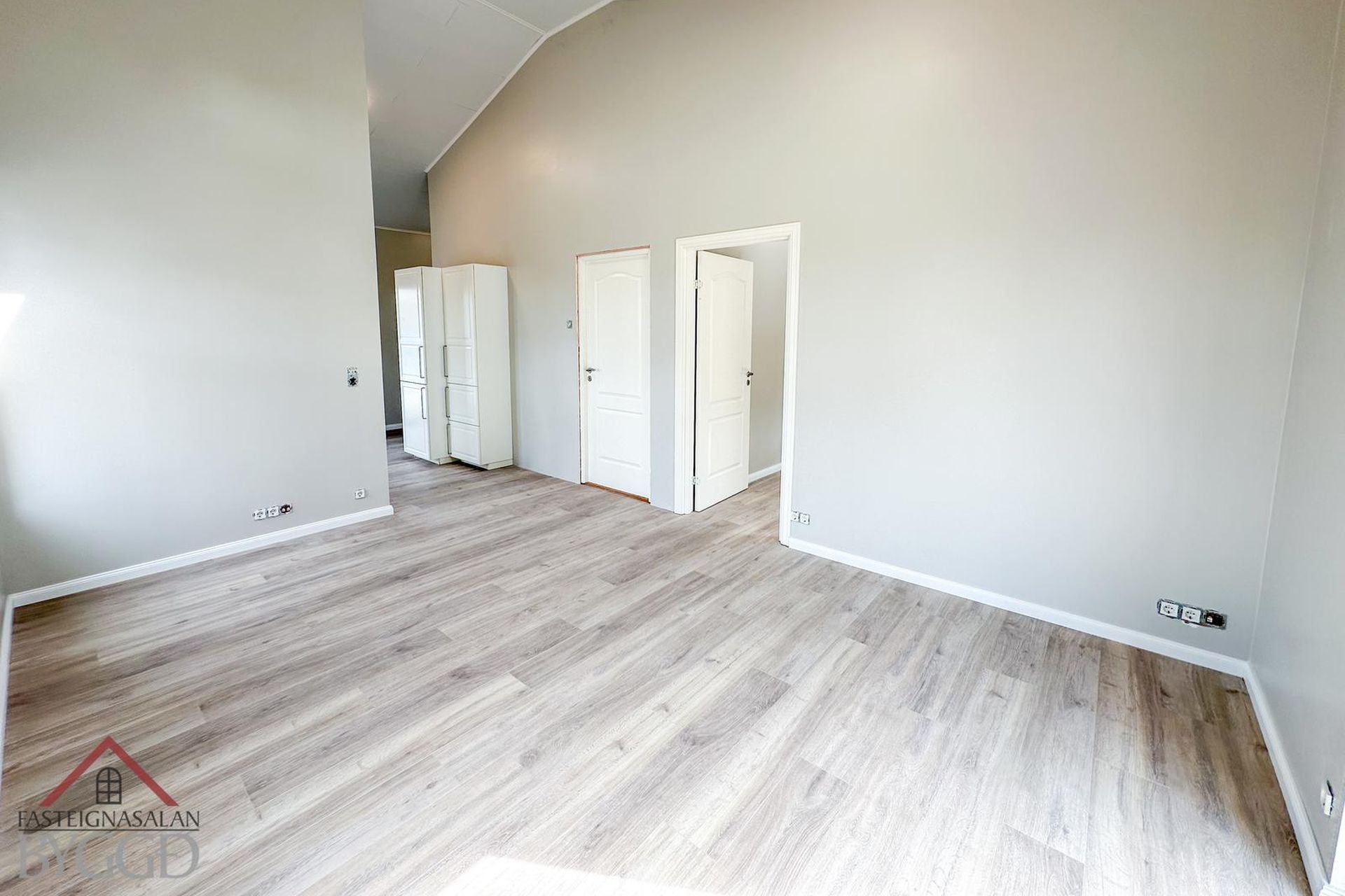 Hafnarstræti 34, 600 Akureyri