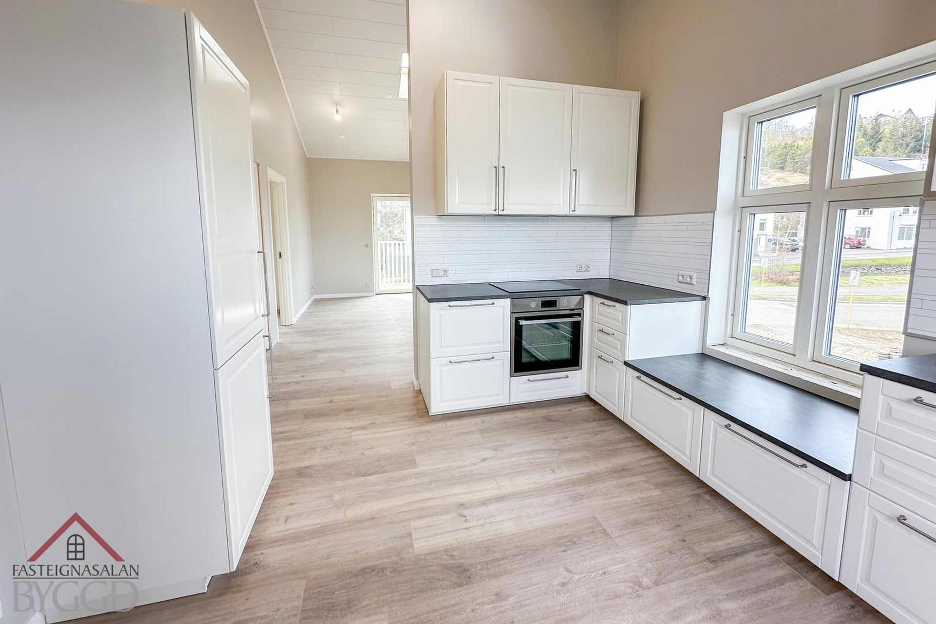 Hafnarstræti 34, 600 Akureyri