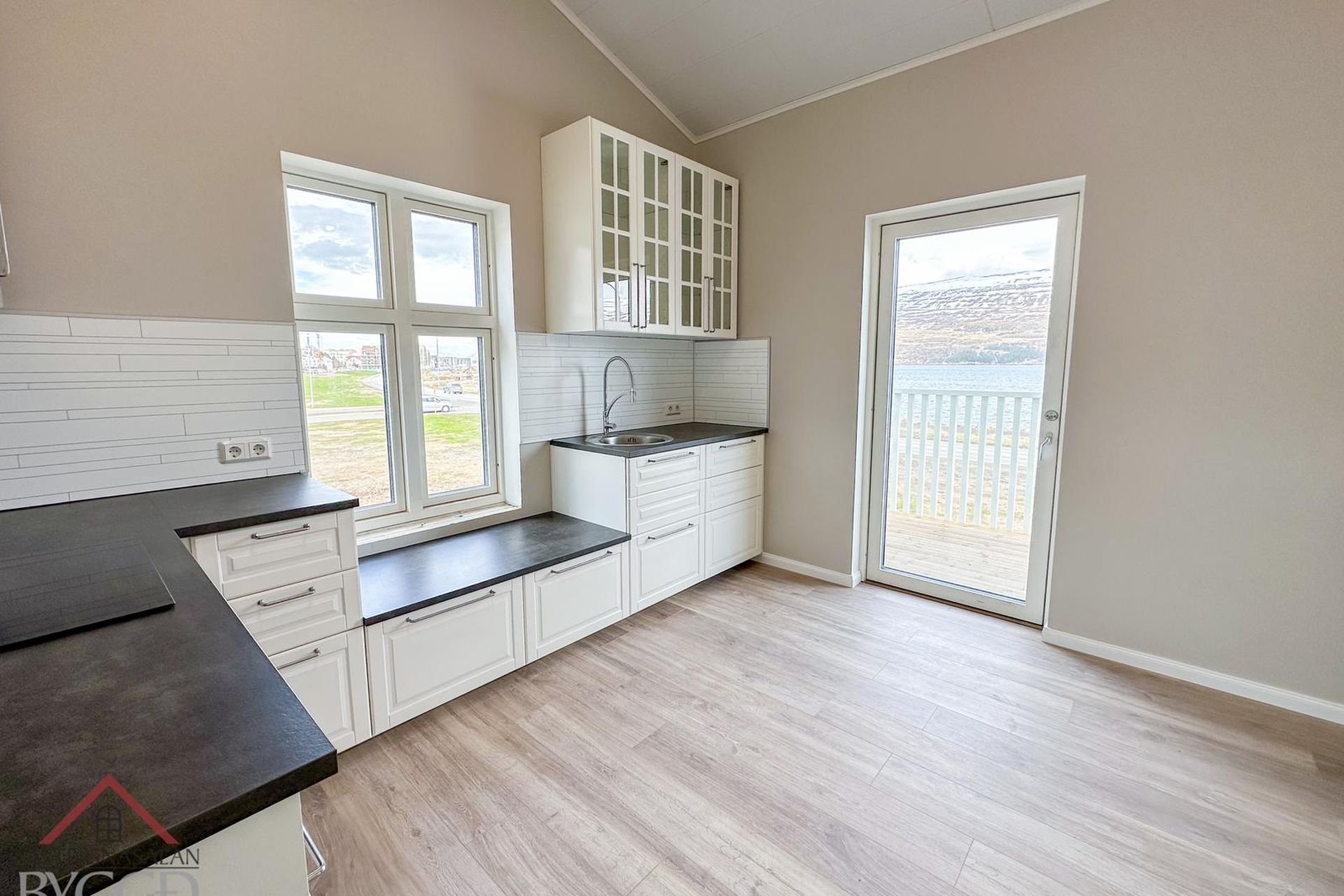 Hafnarstræti 34, 600 Akureyri