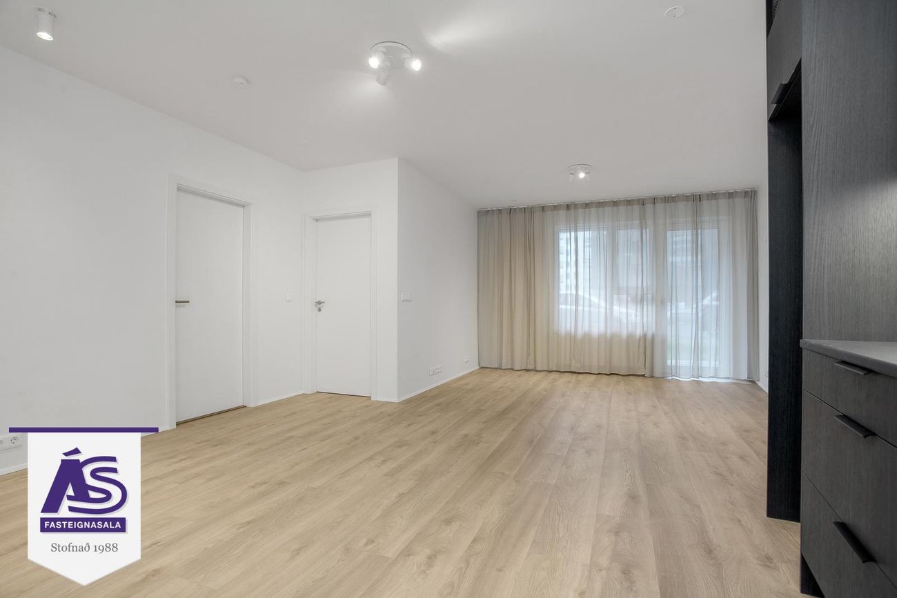 Hringhamar 25, 221 Hafnarfjörður