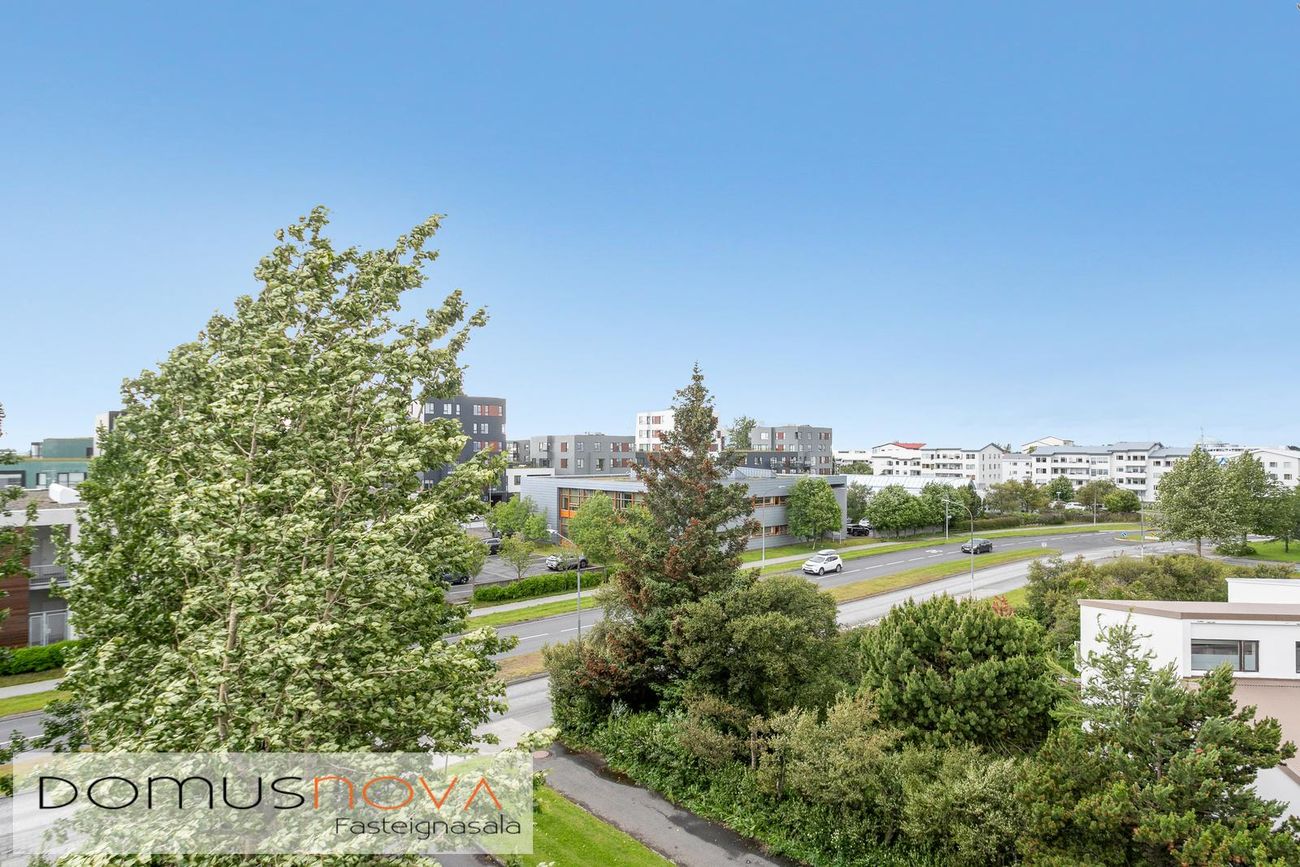 Listabraut 5, 103 Reykjavík