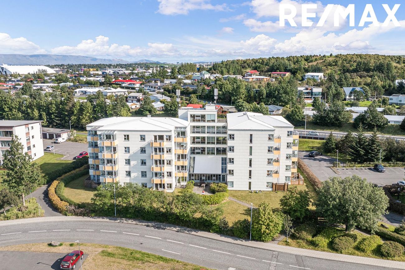 Sólvangsvegur 1, 220 Hafnarfjörður